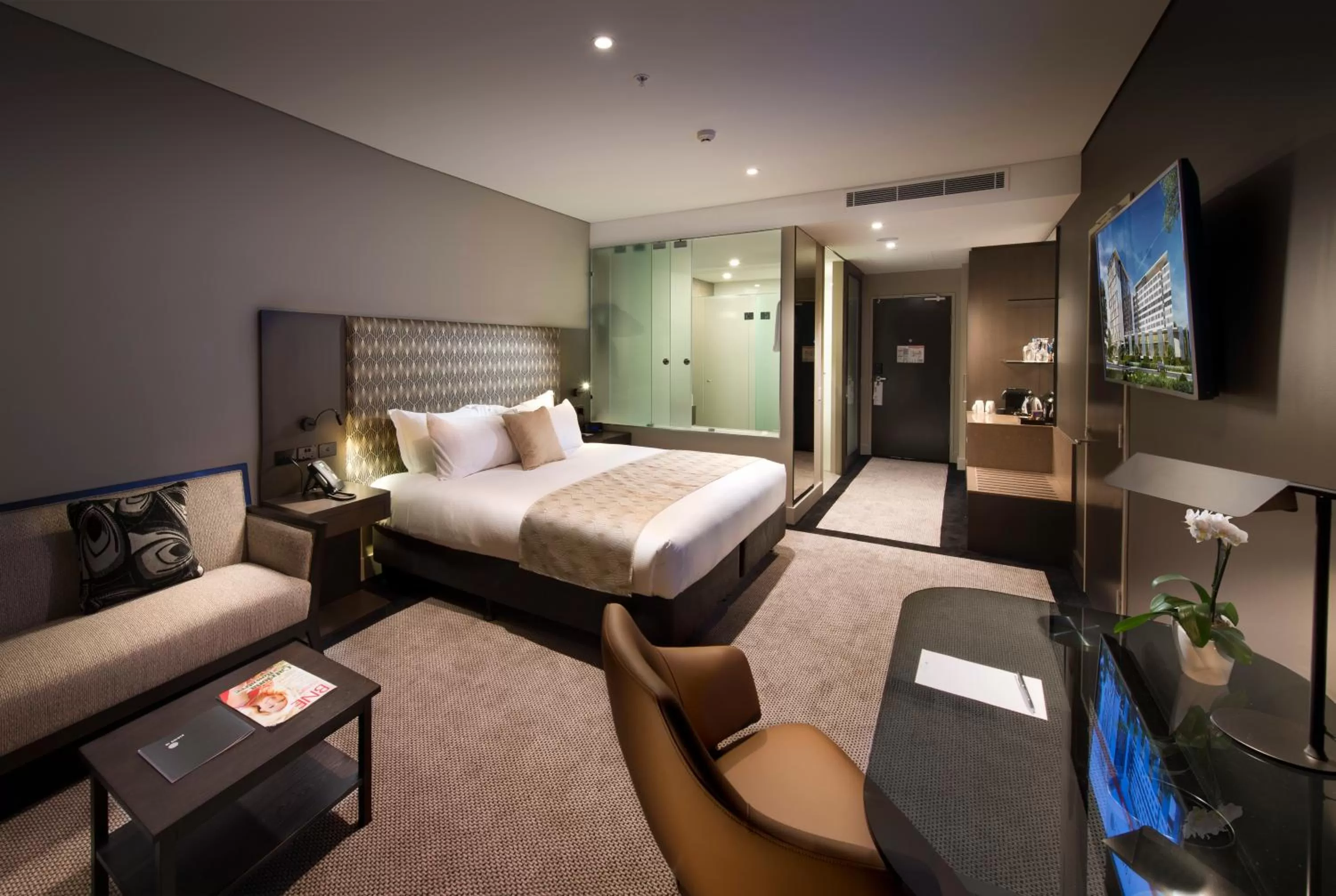 TV and multimedia, Bed in Pullman Brisbane Airport