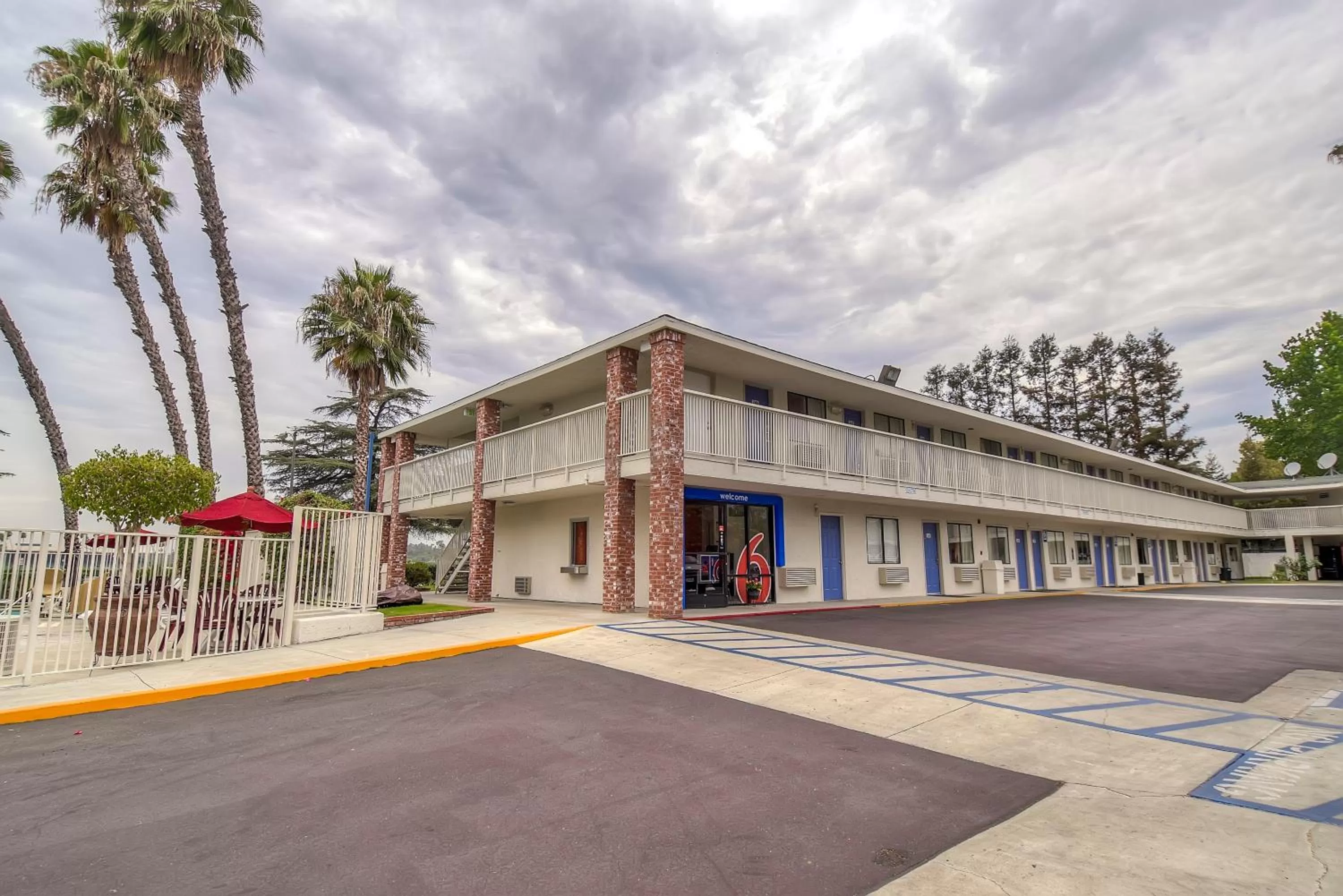 Facade/entrance in Motel 6-Arcadia, CA - Los Angeles - Pasadena Area