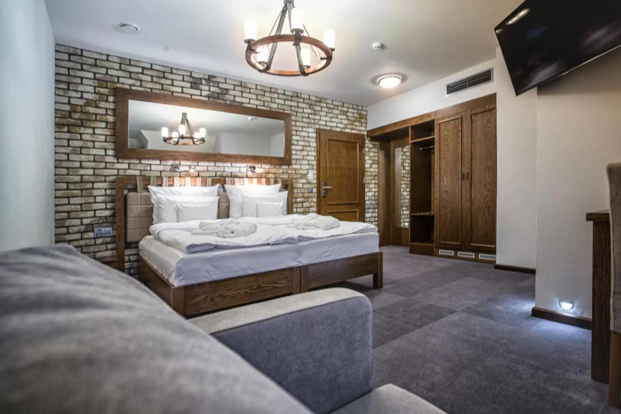 Photo of the whole room, Bed in Hotel & Spa **** Kasztel Uniejów