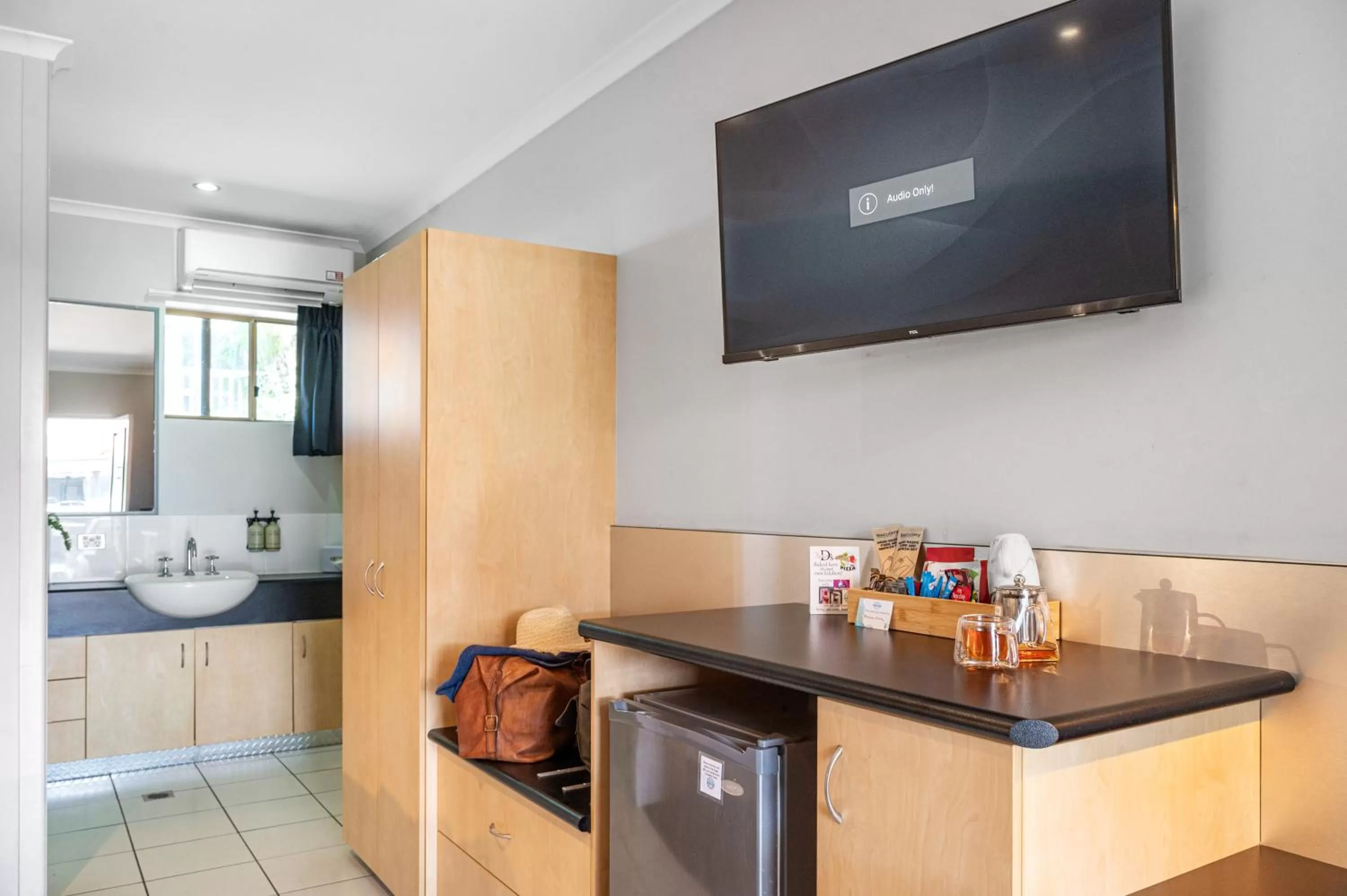 Bathroom in Alara Motor Inn