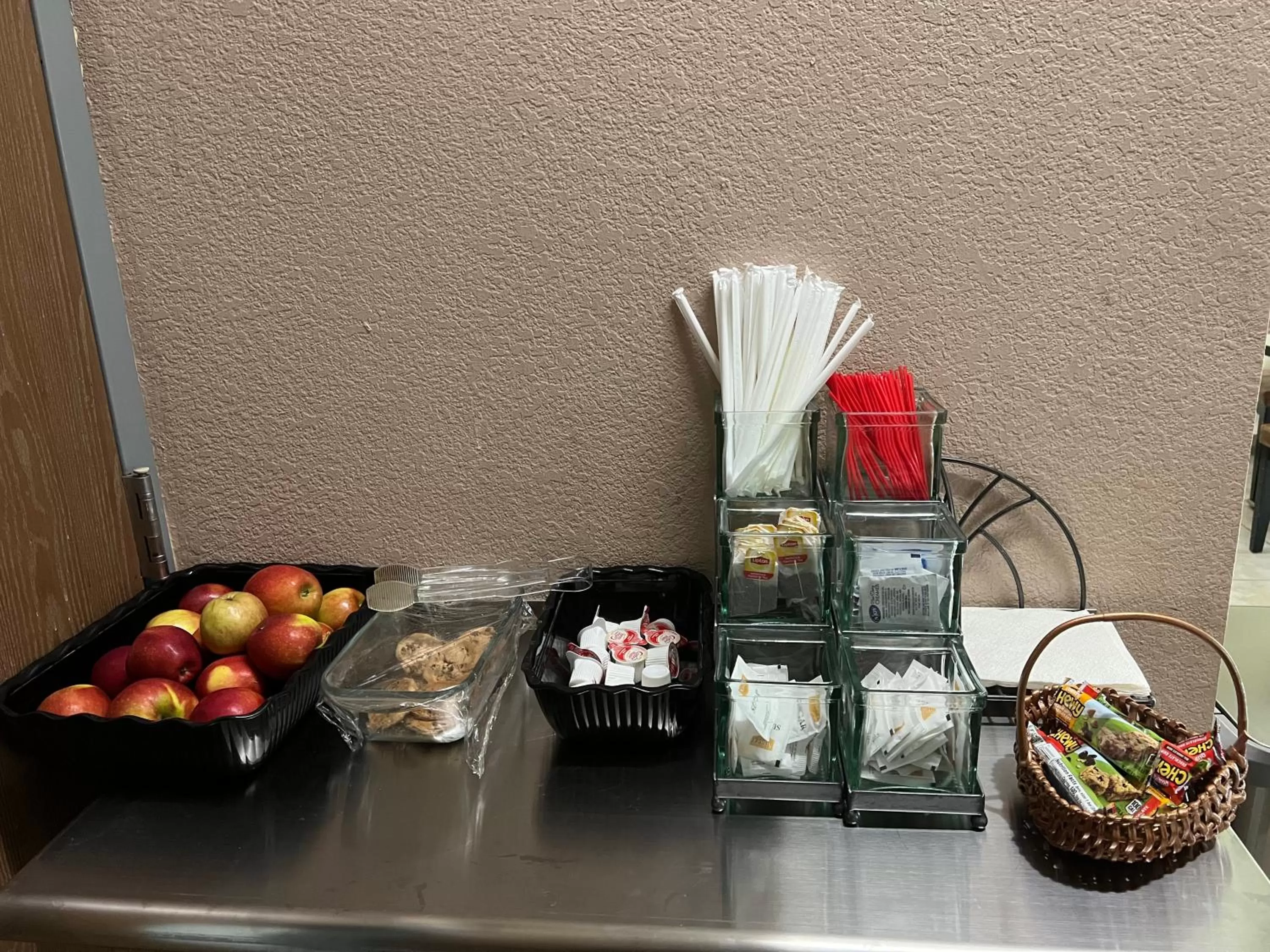 Breakfast in Yosemite Sierra Inn