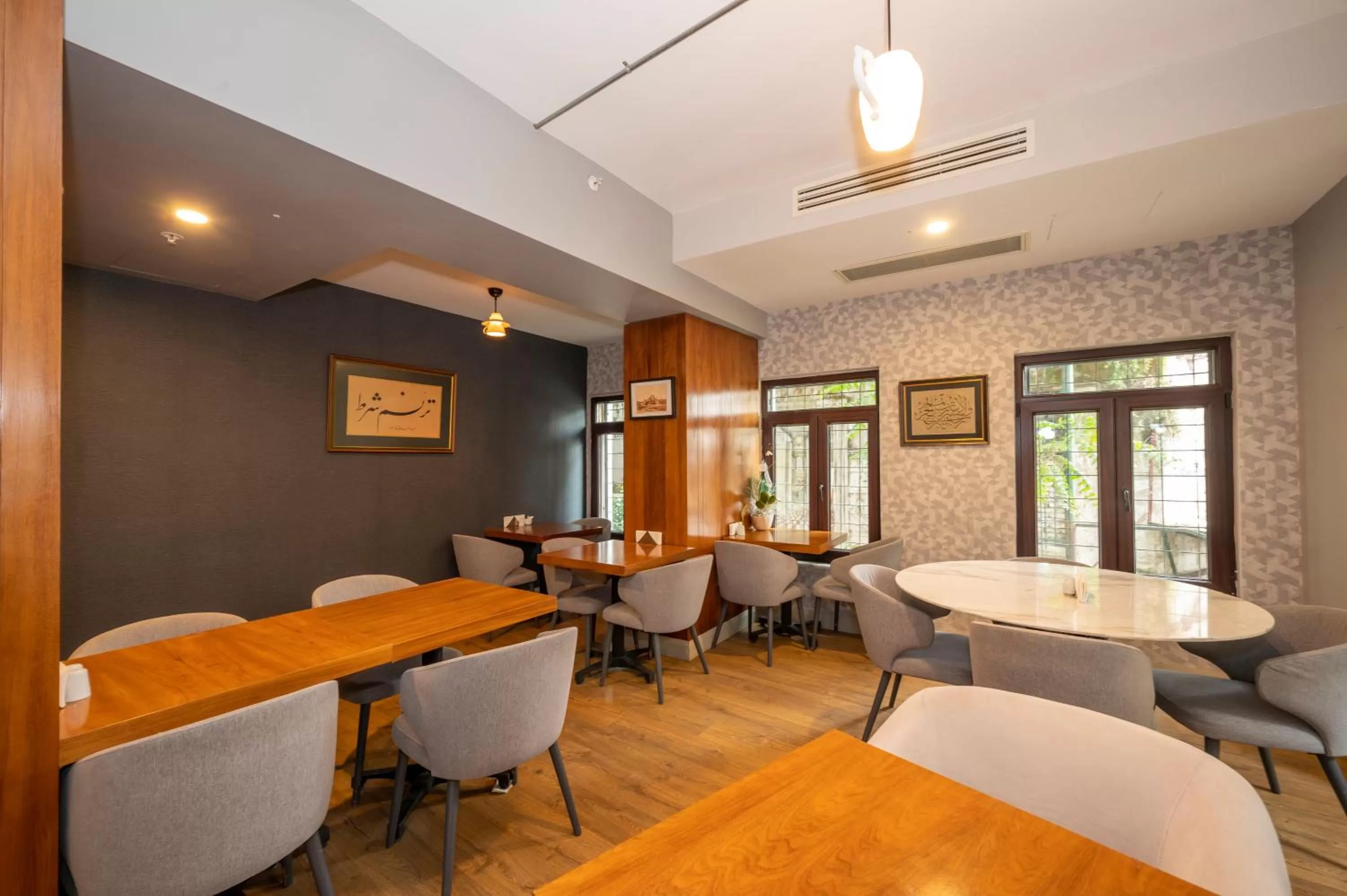 Restaurant/places to eat in Juno Hotel Taksim