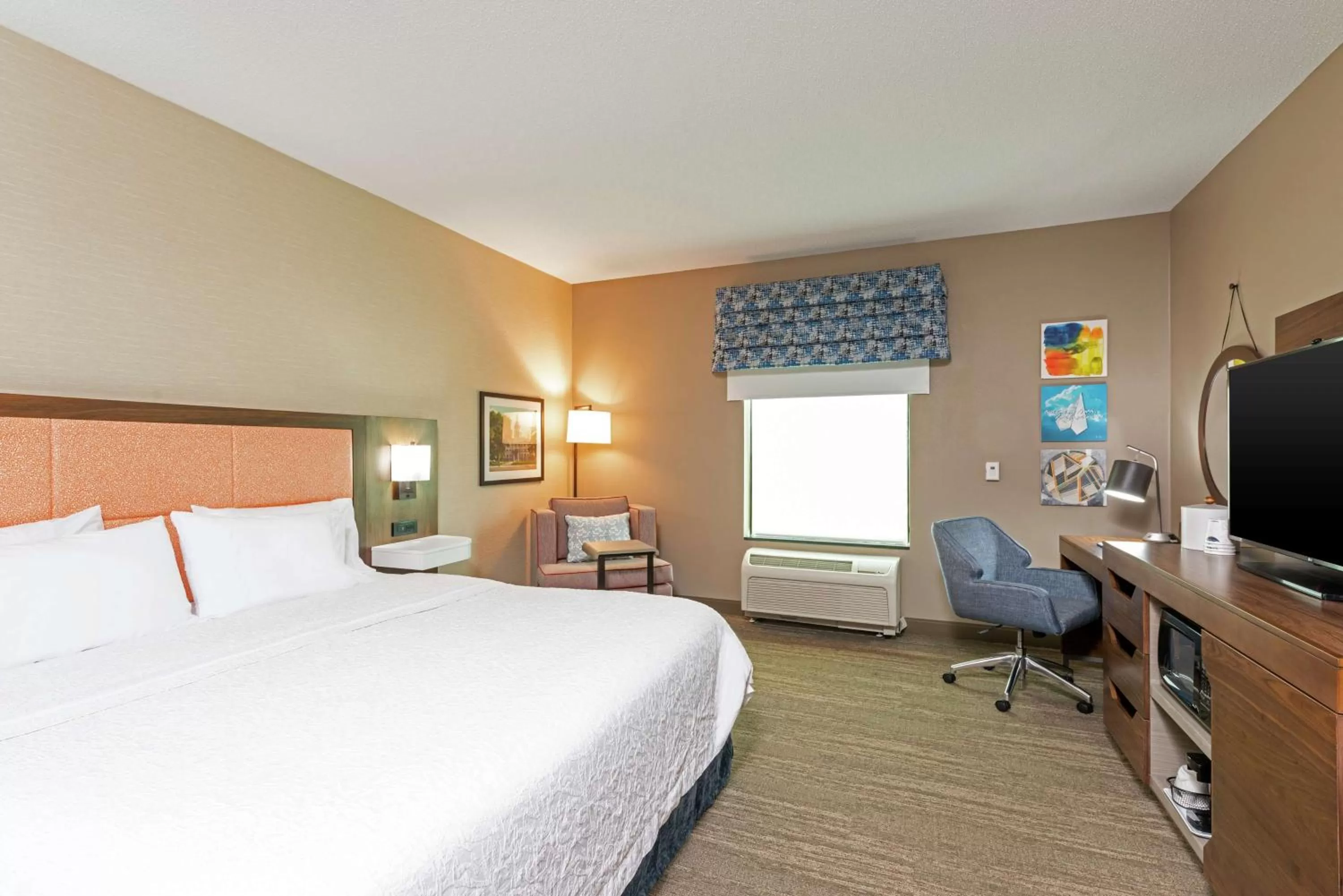 Bedroom, Bed in Hampton Inn & Suites Marshalltown