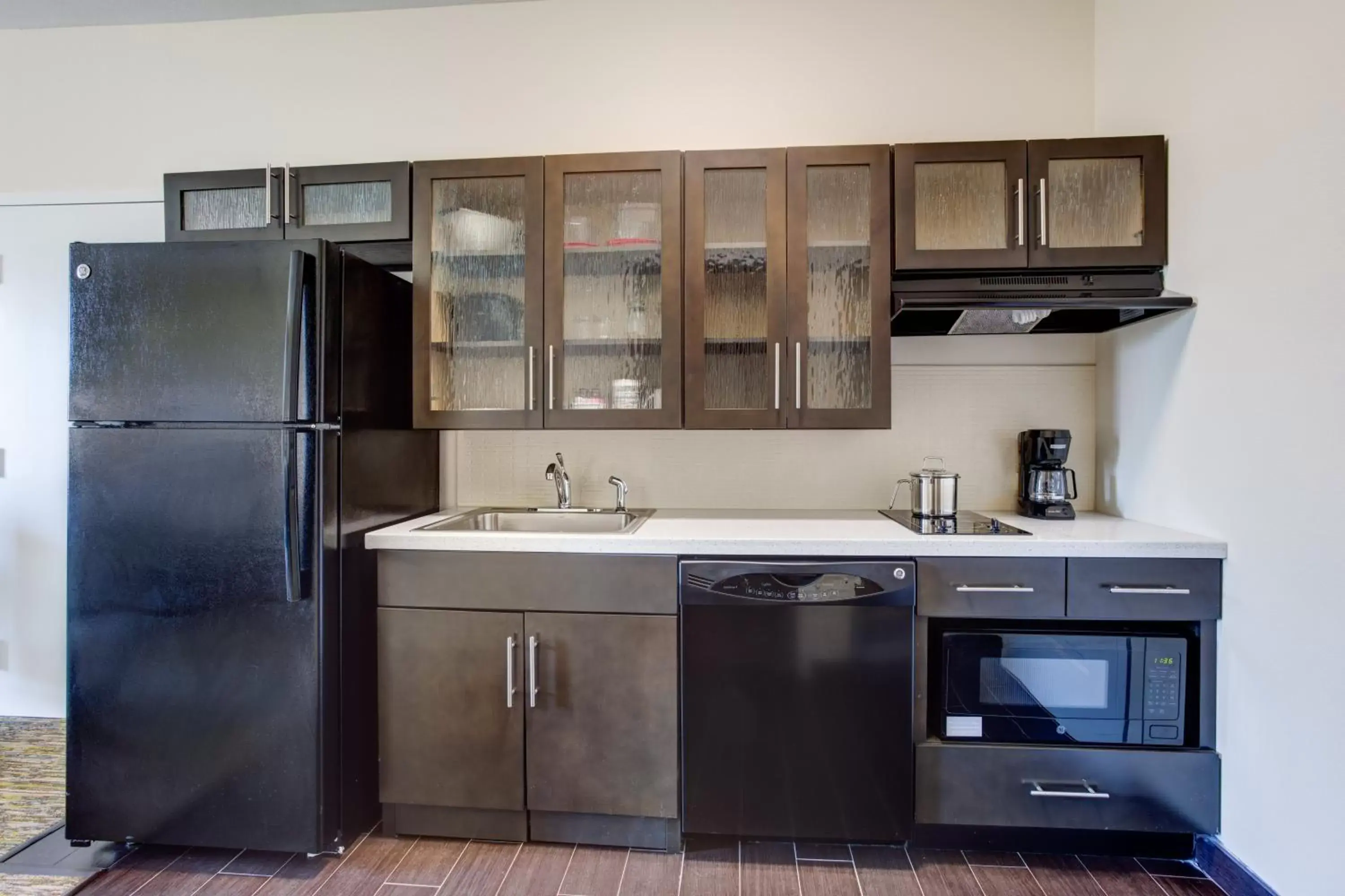 Queen Studio Suite - Disability Access Hearing Accessible Tub in Candlewood Suites Cut Off - Galliano by IHG Queen Studio Suite - Disability Access Hearing Accessible Tub in Candlewood Suites Cut Off - Galliano by IHG