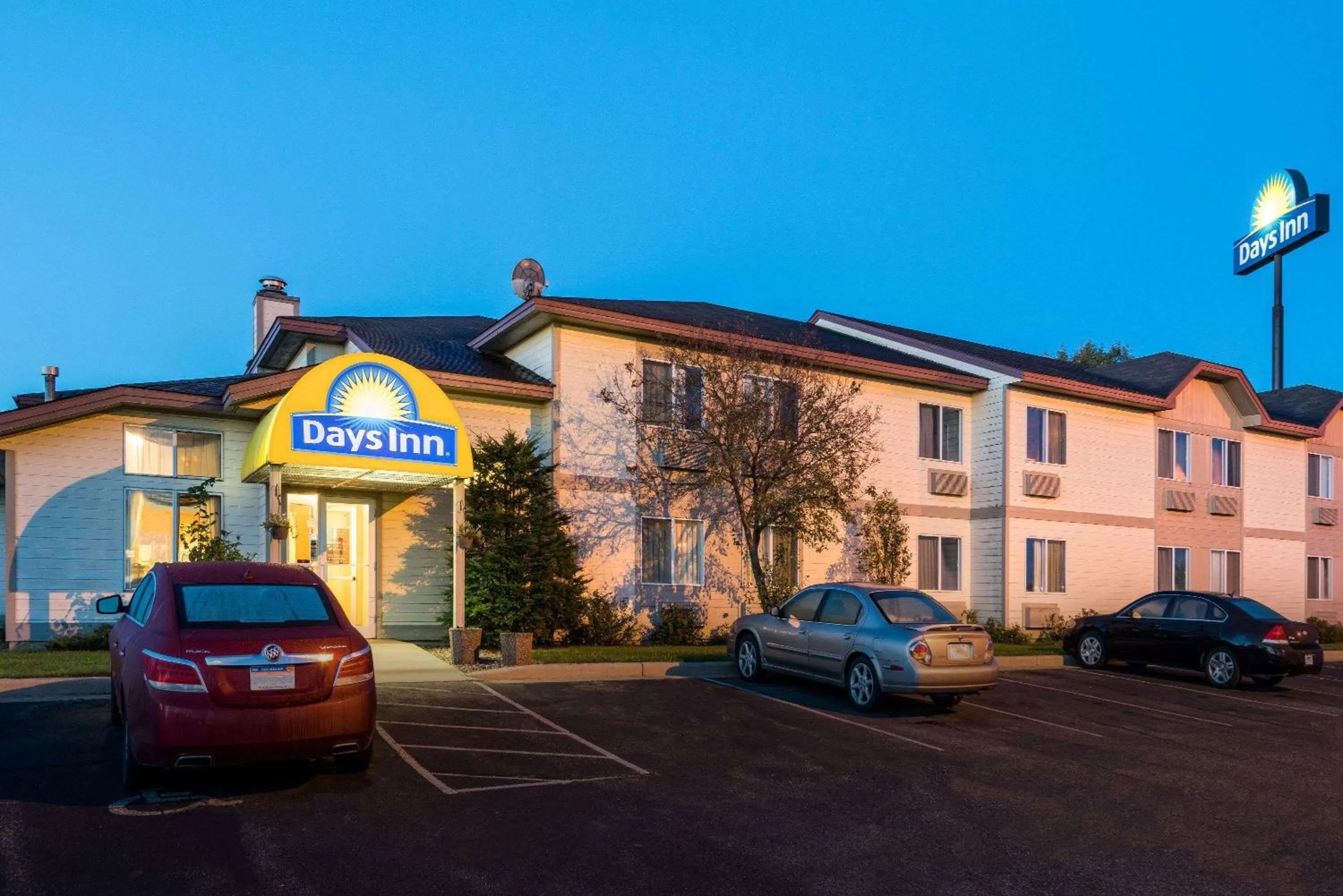 Property building in Days Inn by Wyndham West-Eau Claire