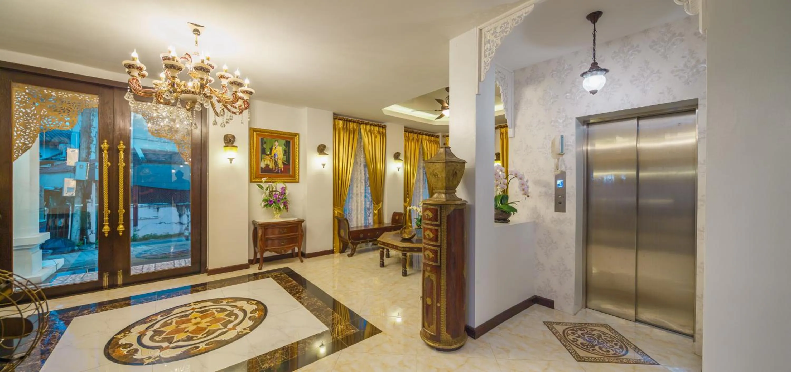 Lobby or reception in The Velvet Orchid