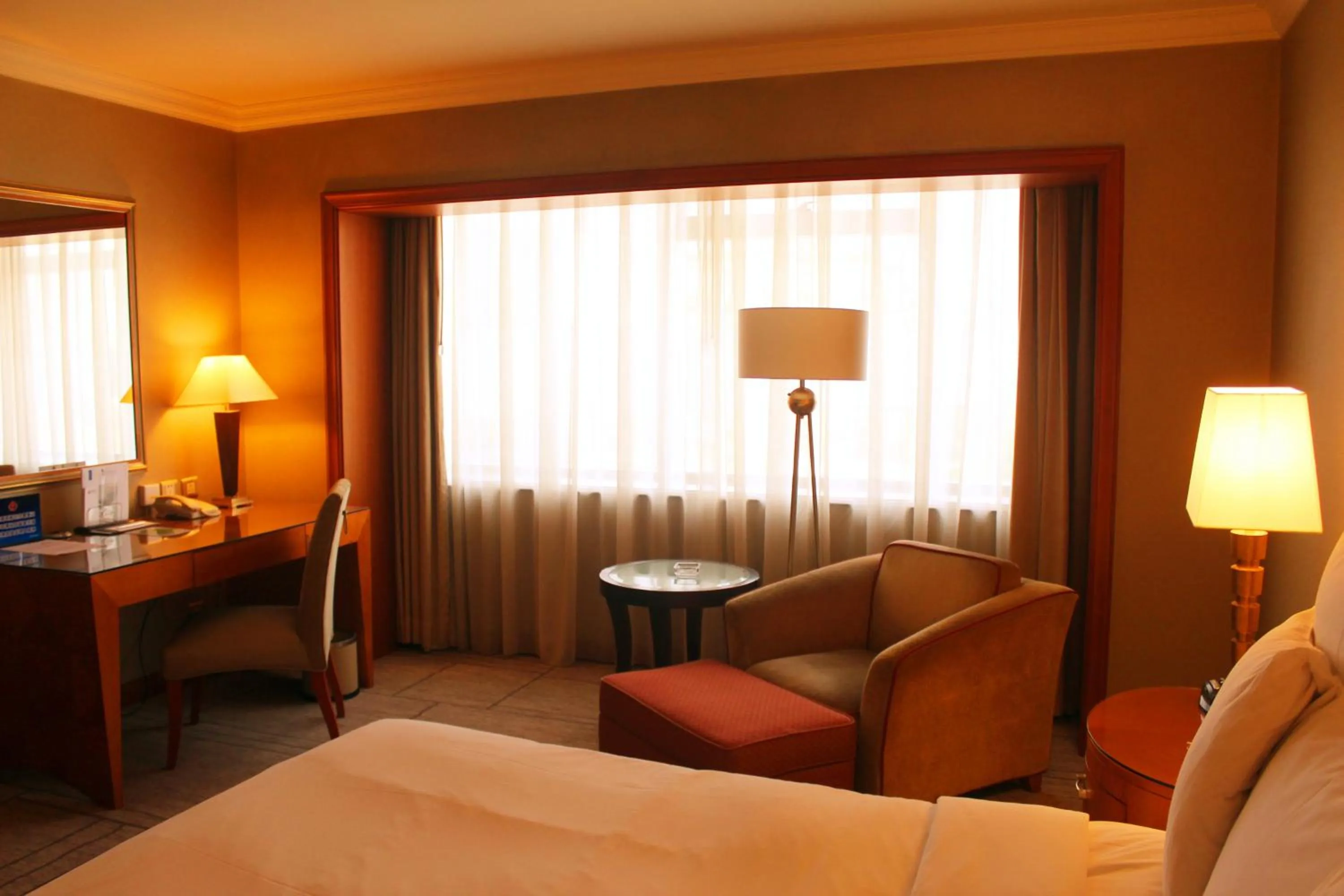 Seating area, Bed in Air China Boyue Beijing Hotel