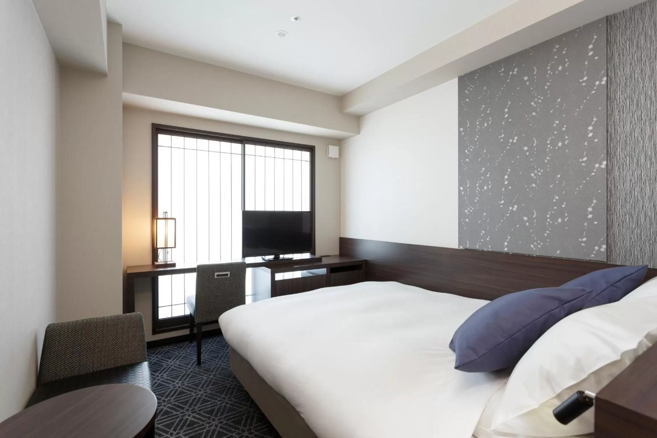 Photo of the whole room, Bed in Osaka View Hotel Honmachi