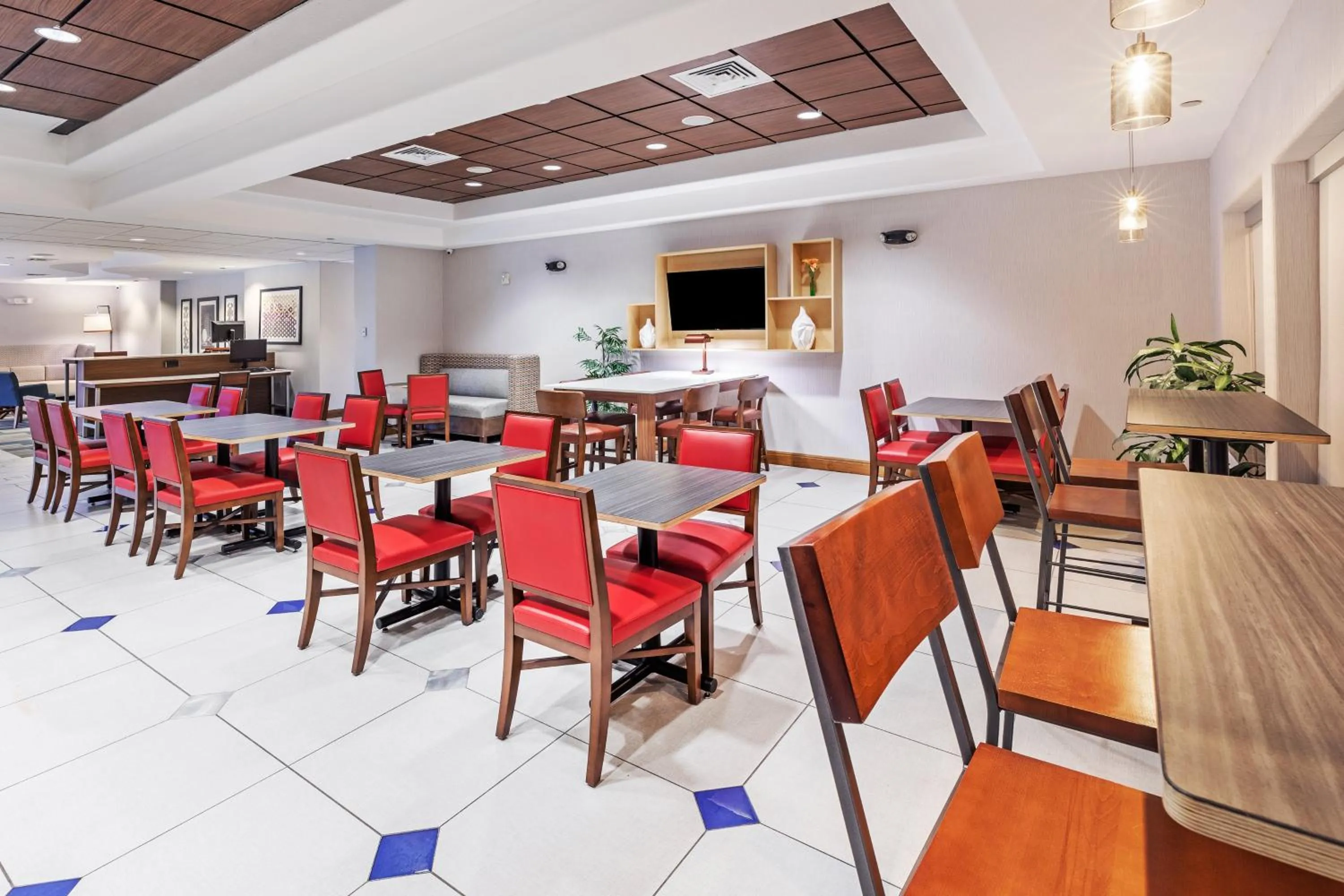 Breakfast in Holiday Inn Express Hotel & Suites Austin NE-Hutto by IHG