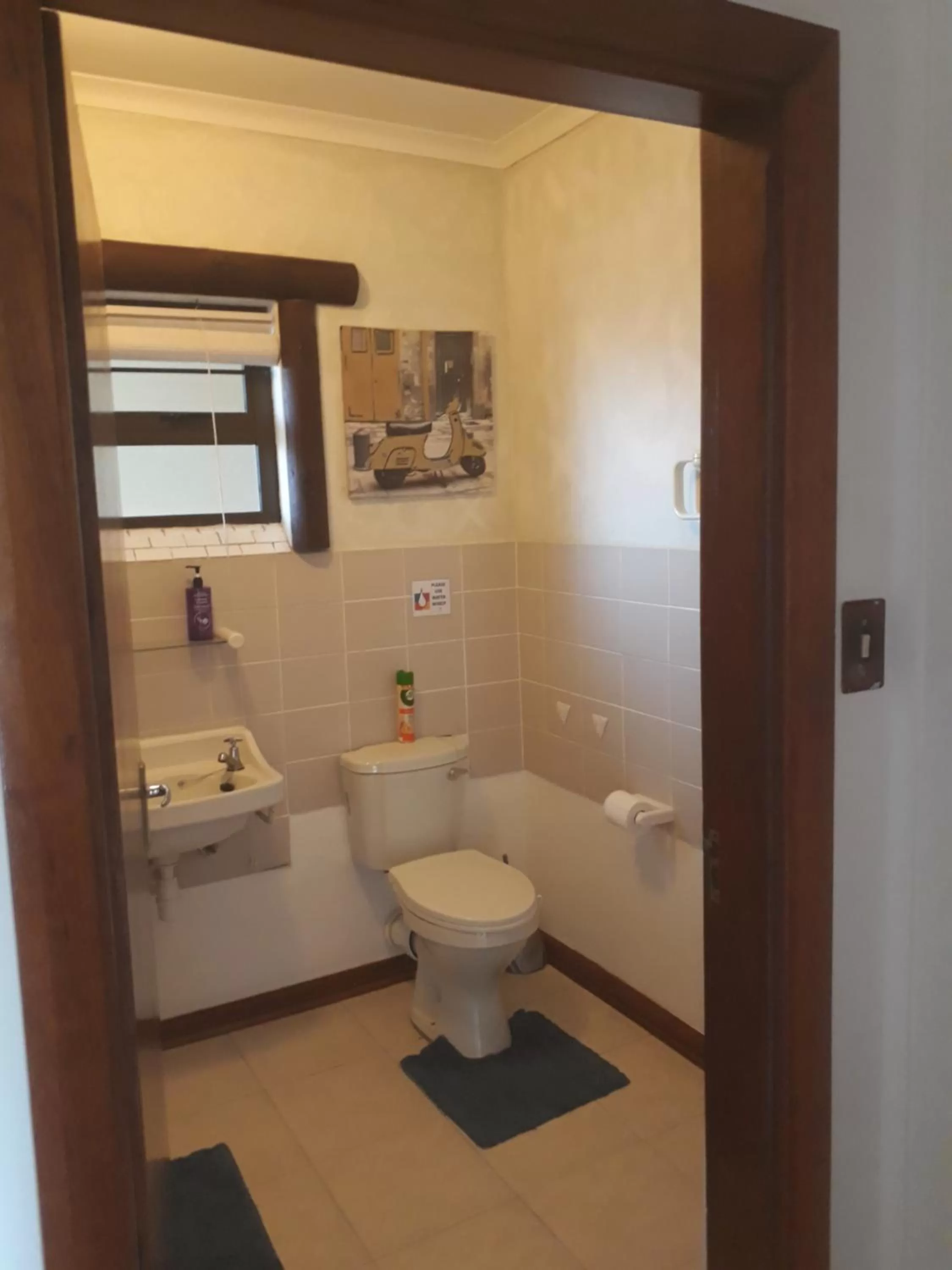 Toilet in Sunflower Self-Catering