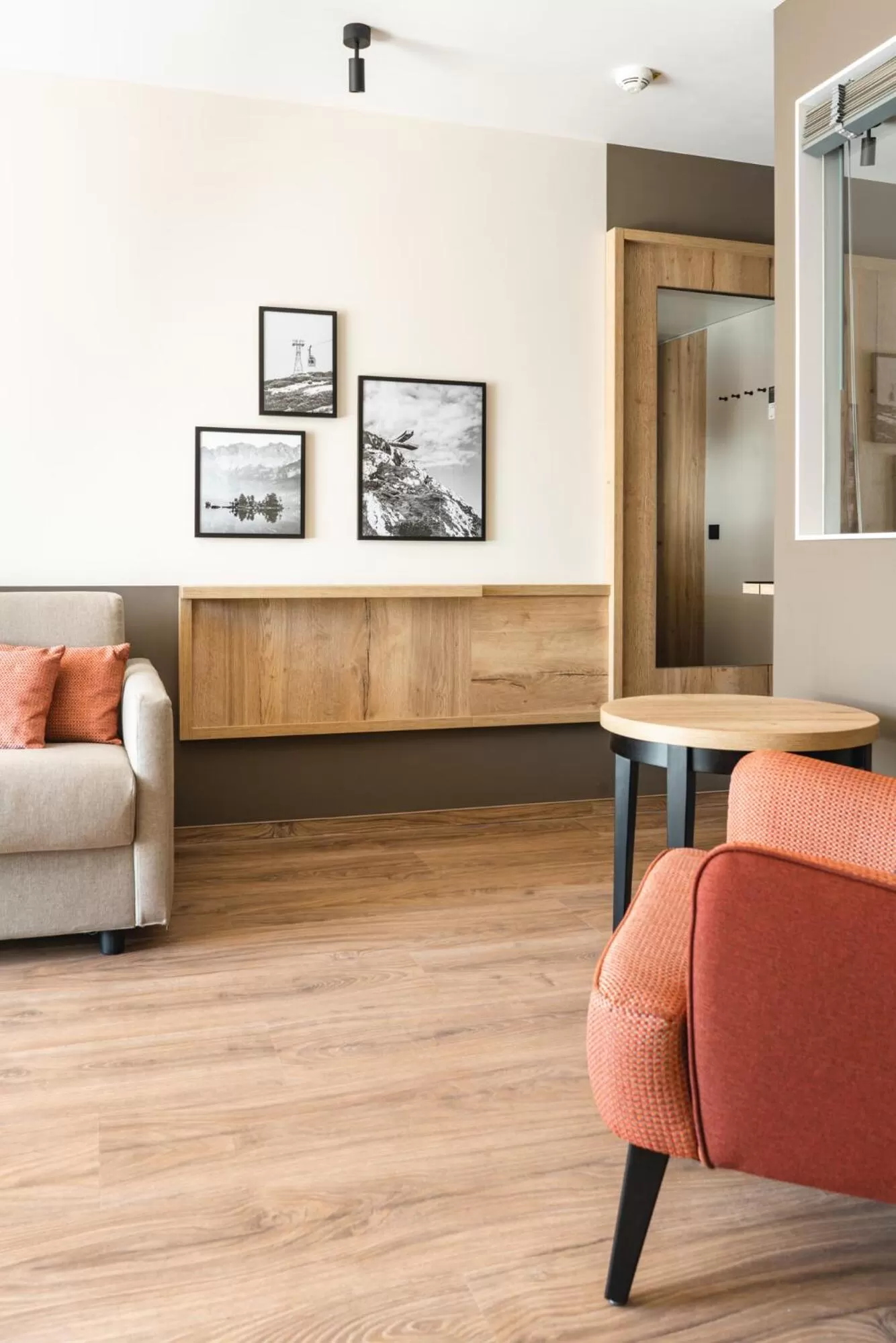 Photo of the whole room in aja Garmisch-Partenkirchen