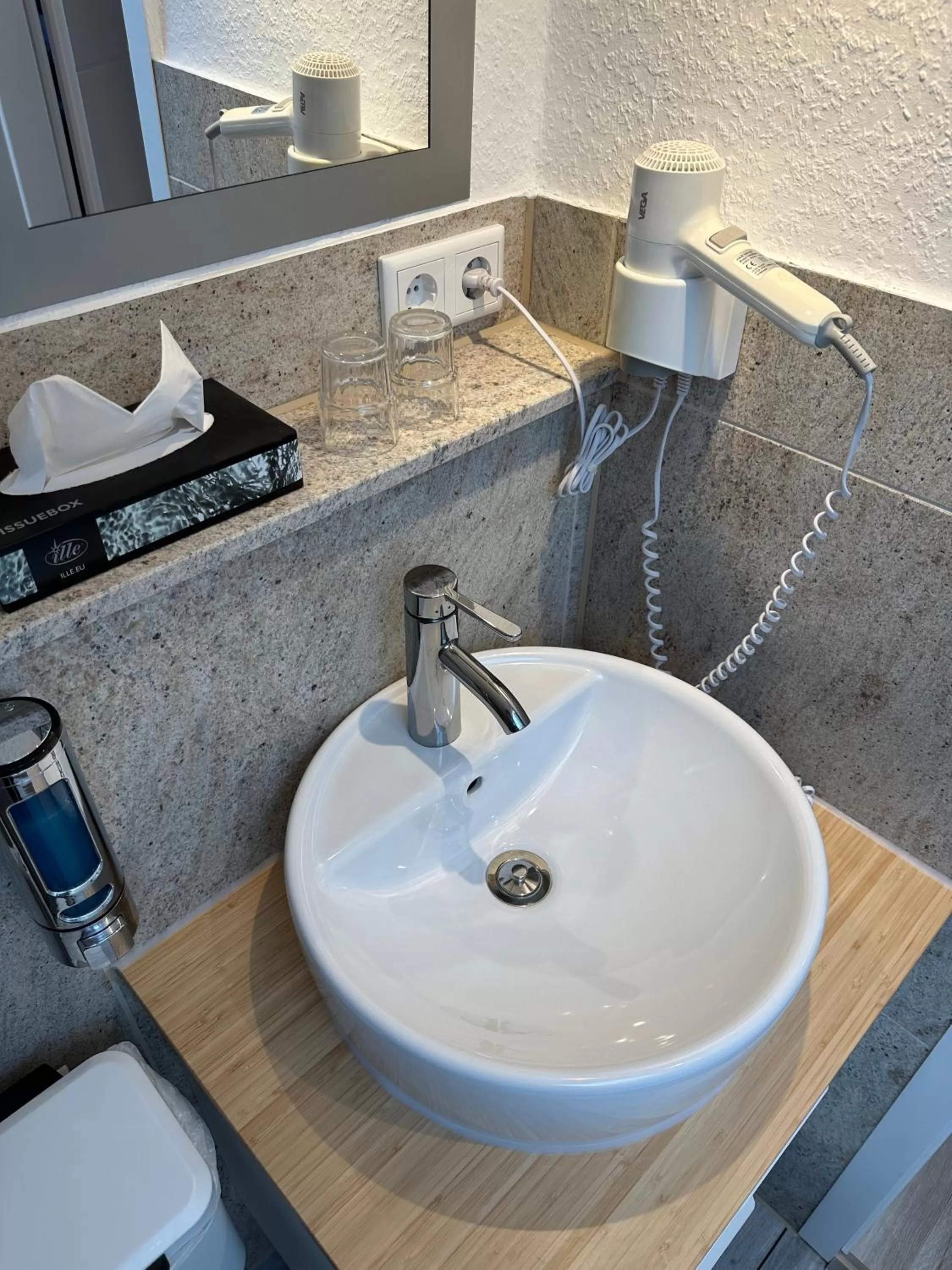 Bathroom in Mertinkus Nordseehotel