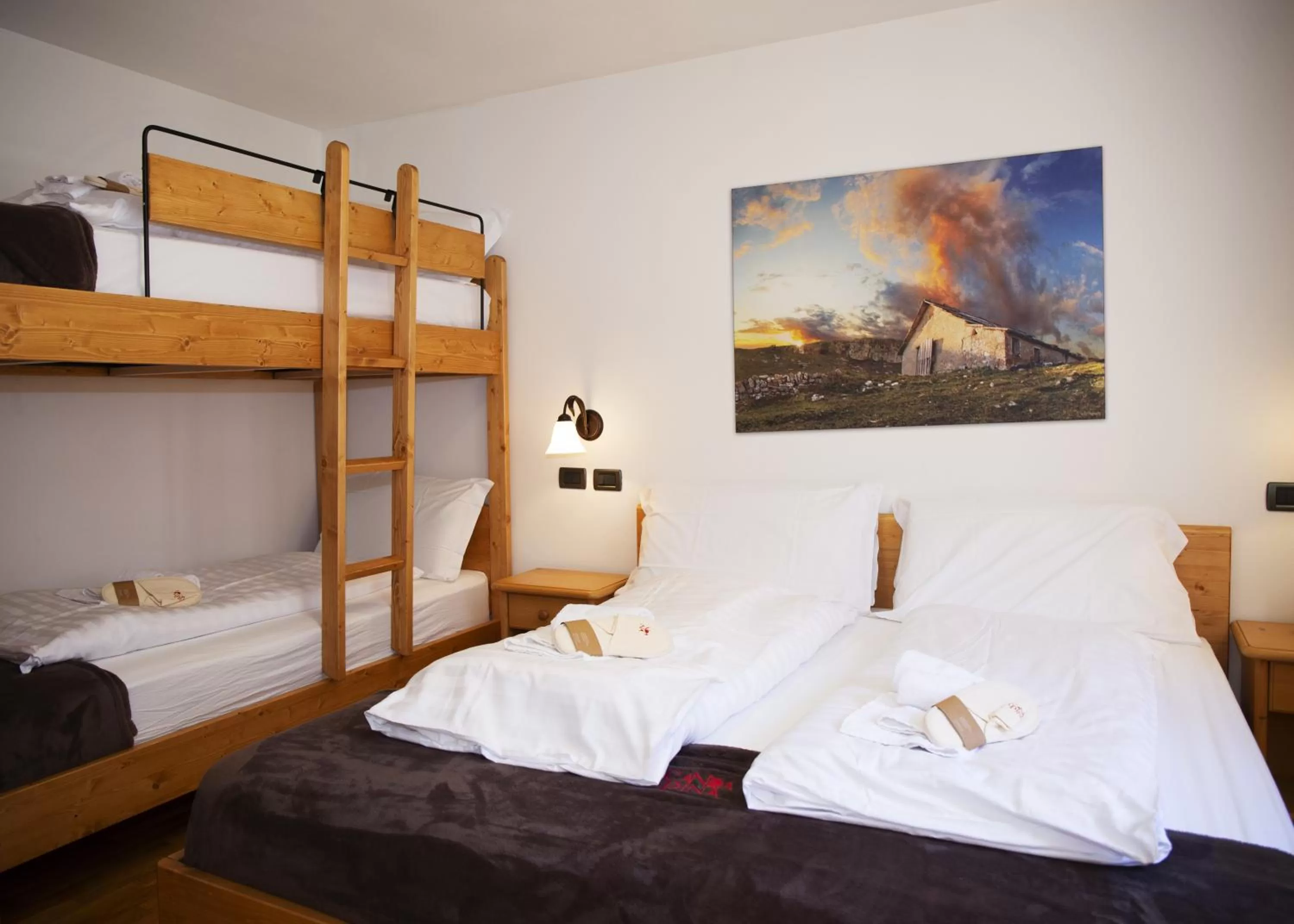 Photo of the whole room, Bunk Bed in Locanda Alpina