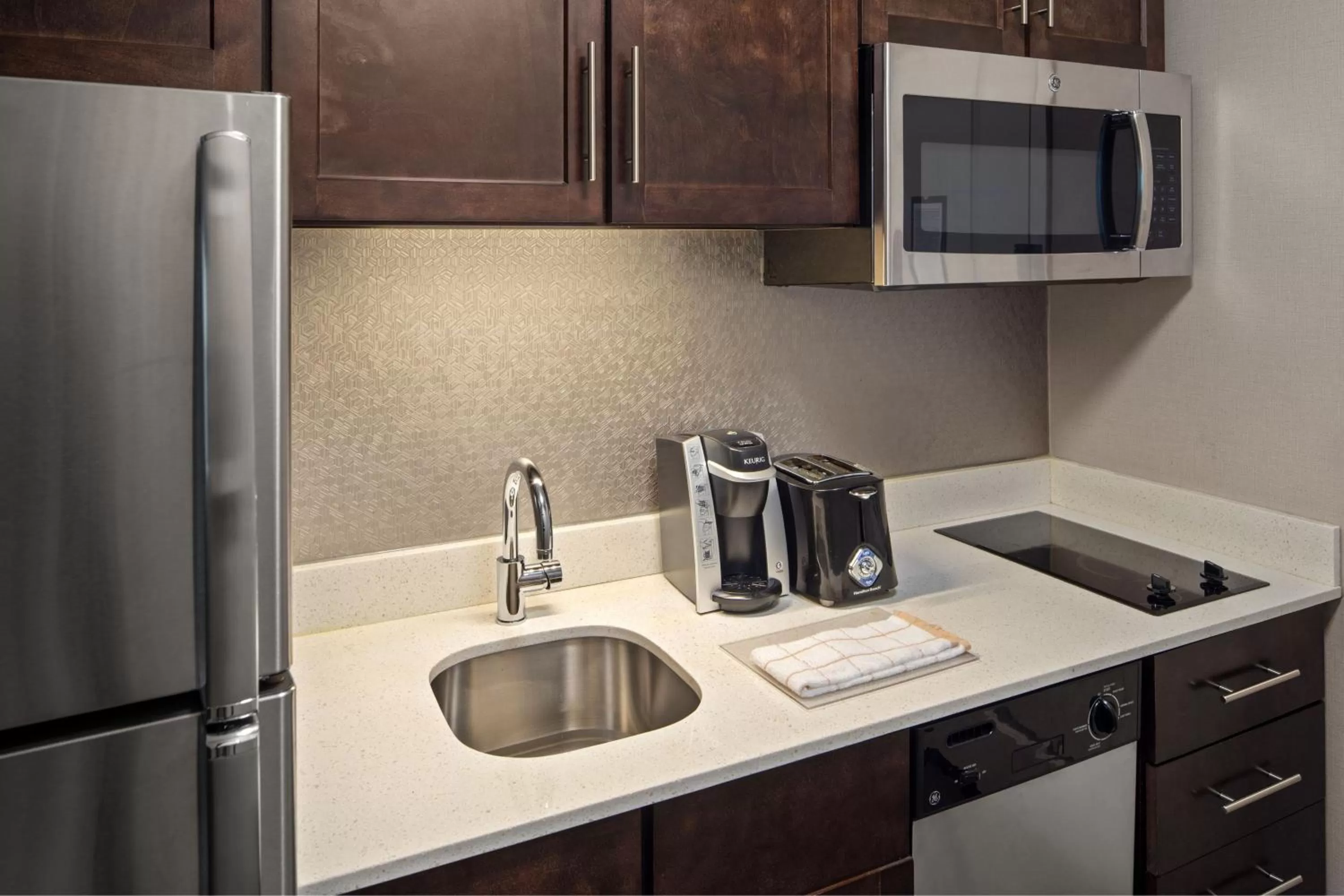Kitchen or kitchenette in TownePlace Suites by Marriott Boston Logan Airport/Chelsea