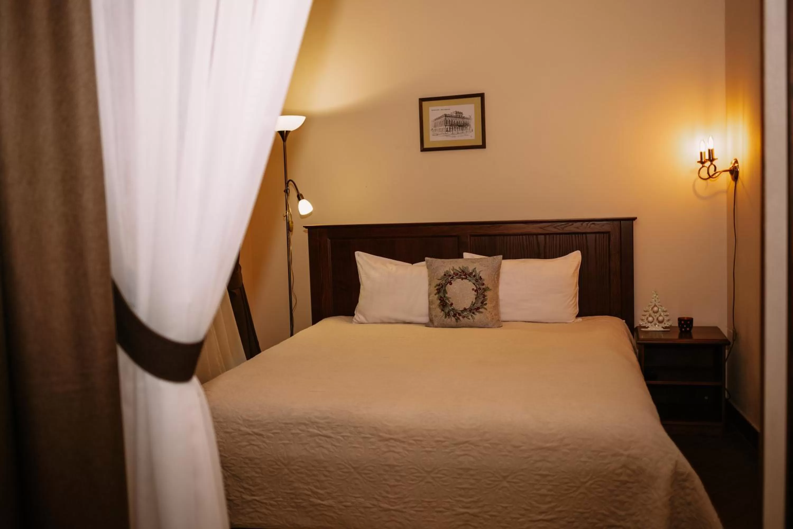 Bedroom, Bed in Ekaterinoslav