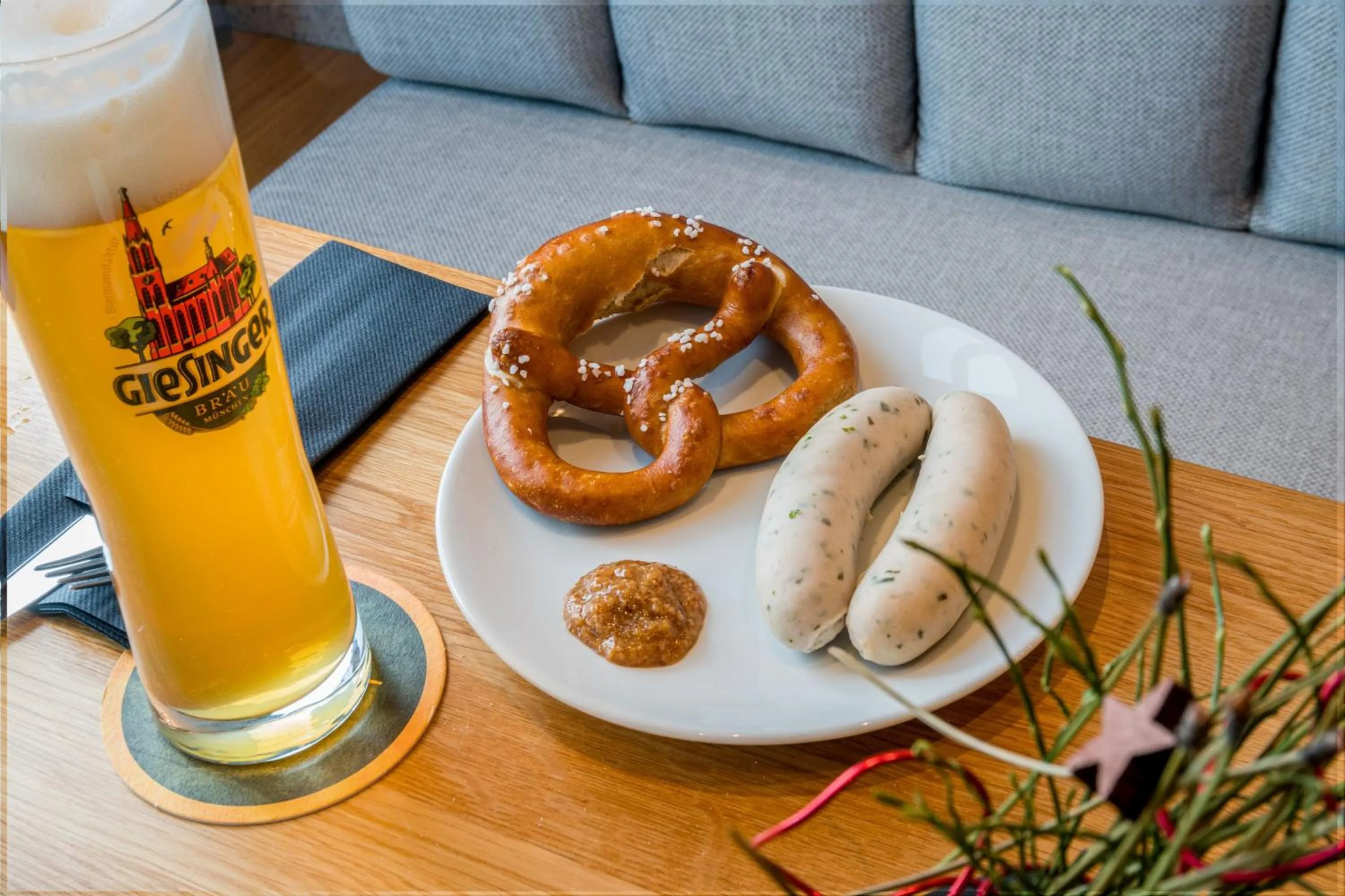 Restaurant/places to eat in KOOS Hotel&Apartments - City Aparthotel