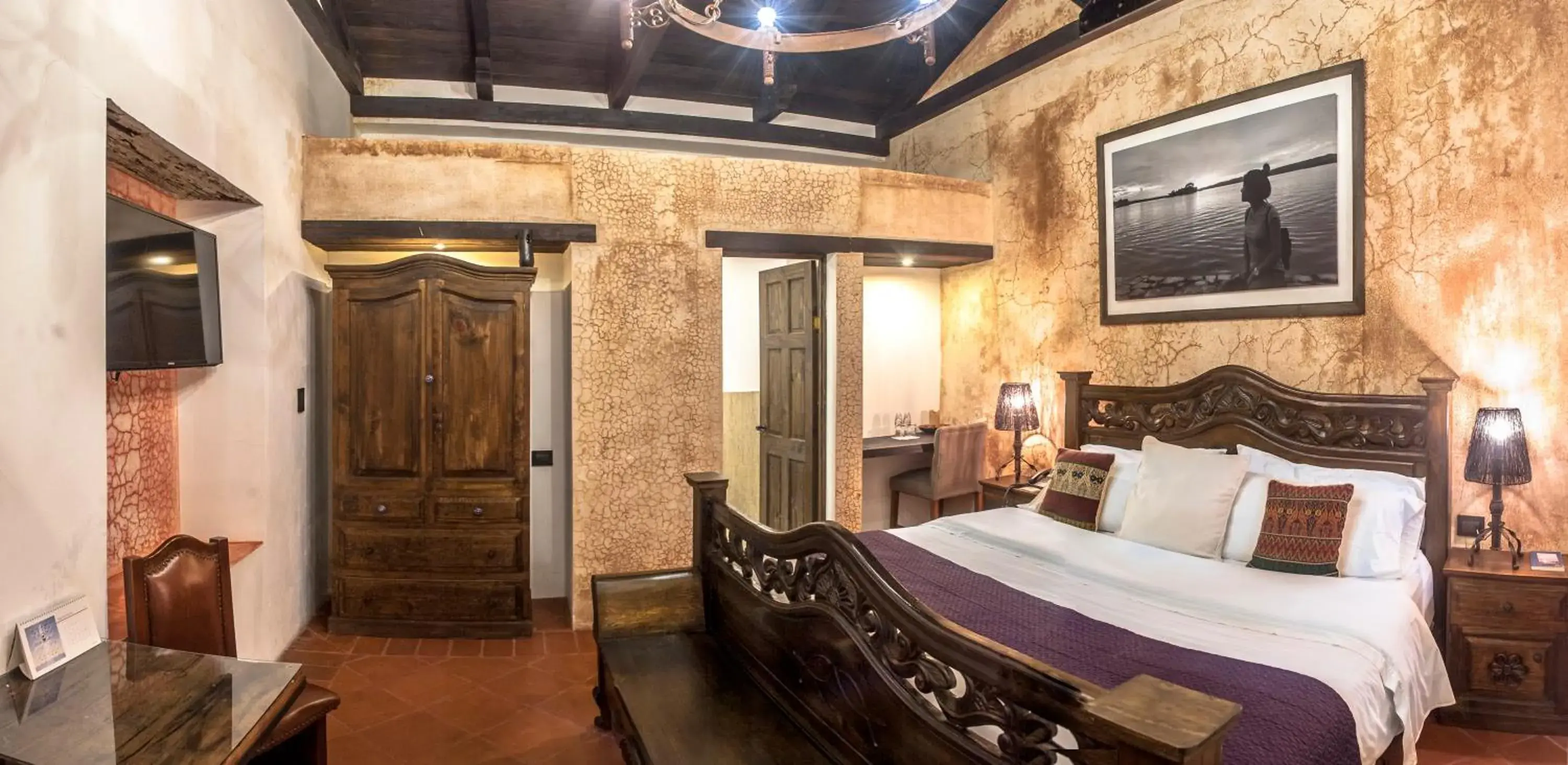 Superior King Room in Los Olivos Boutique Hotel Antigua Guatemala Superior King Room in Los Olivos Boutique Hotel Antigua Guatemala