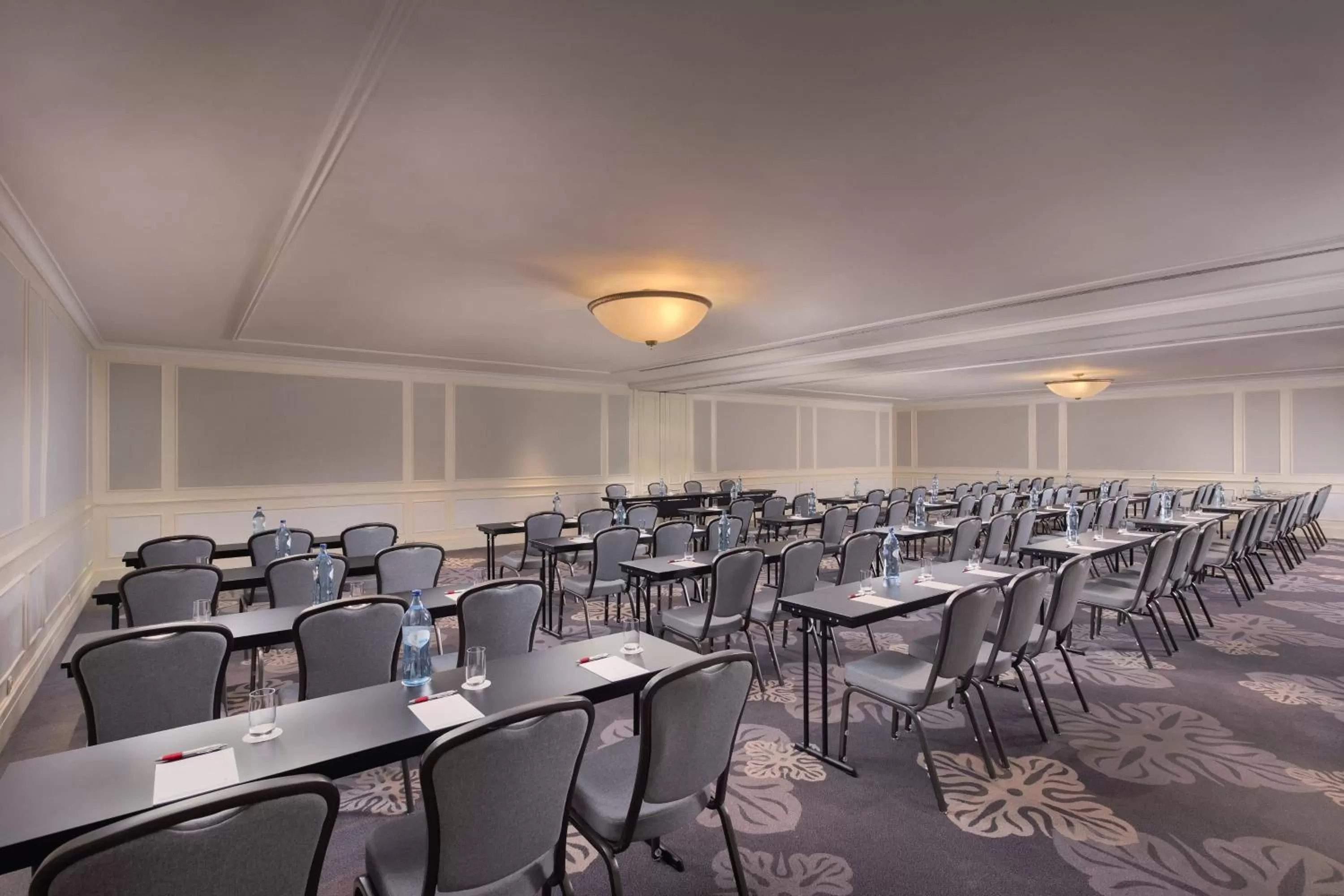 Meeting/conference room in Lisbon Marriott Hotel