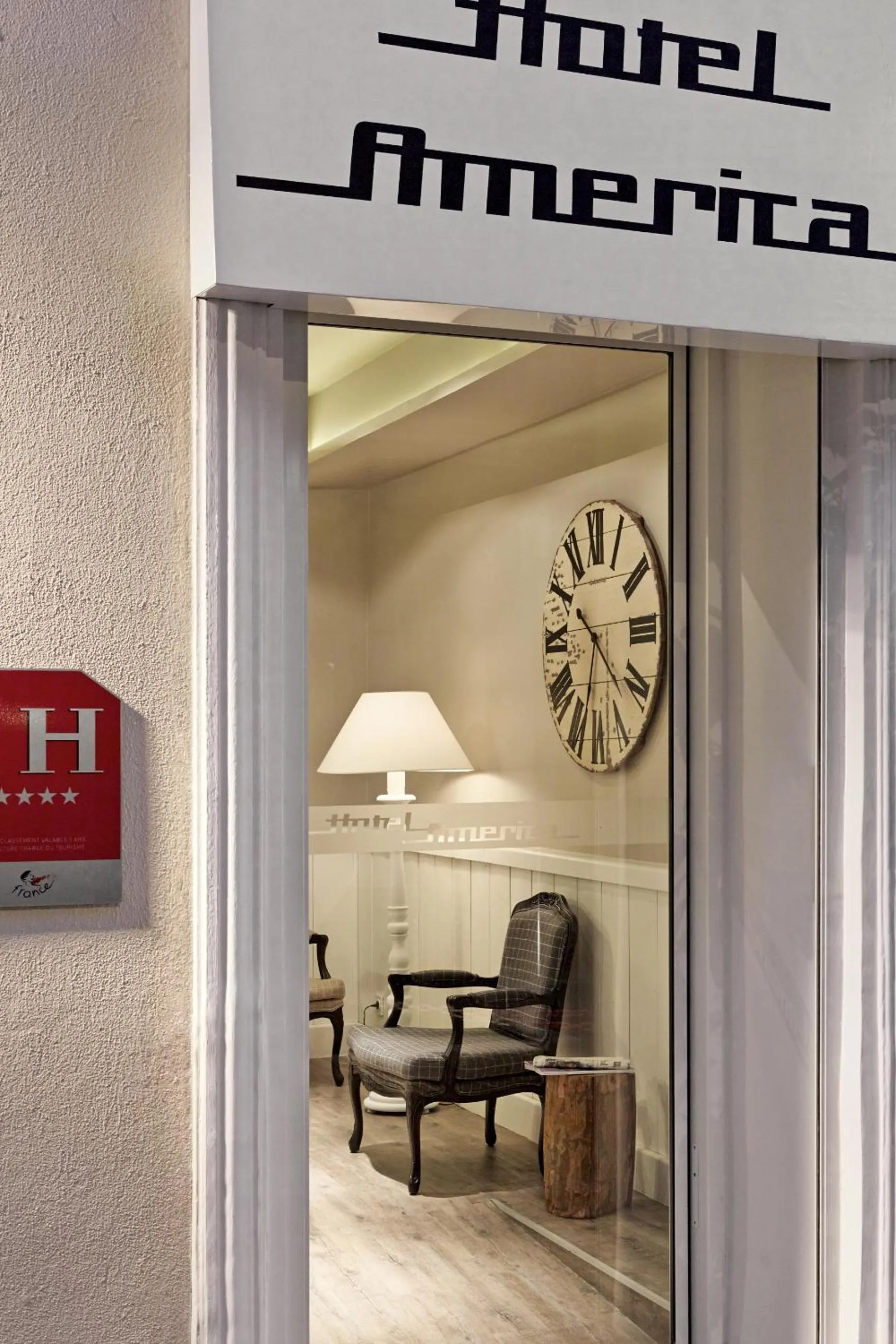 Facade/entrance in Hotel America