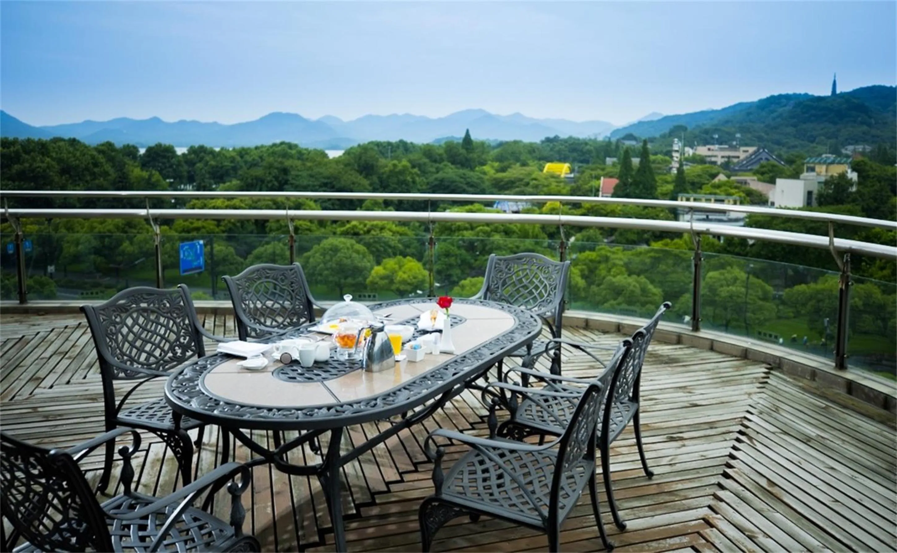 Lake view in Wyndham Grand Plaza Royale Hangzhou