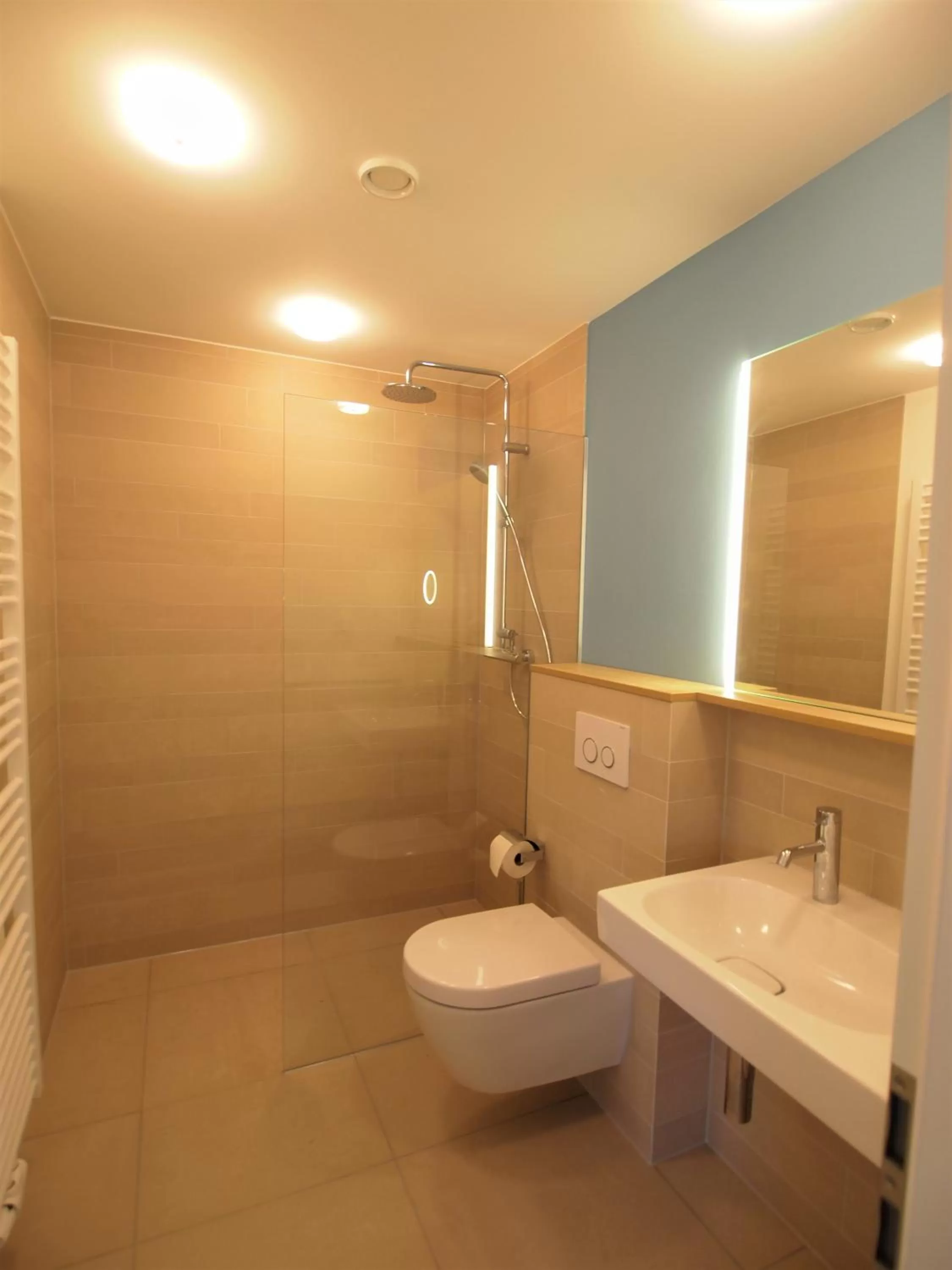 Photo of the whole room in Hotel Gude