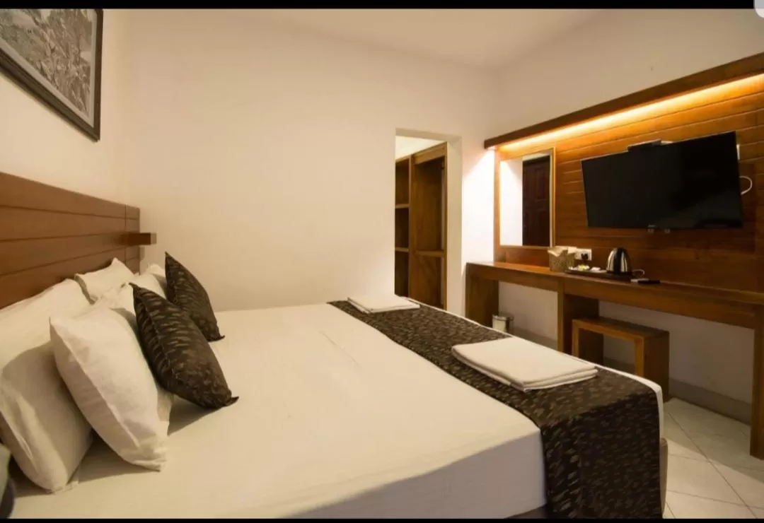 Bed in Kandyan View Holiday Bungalow ''Free Pickup From Kandy city''