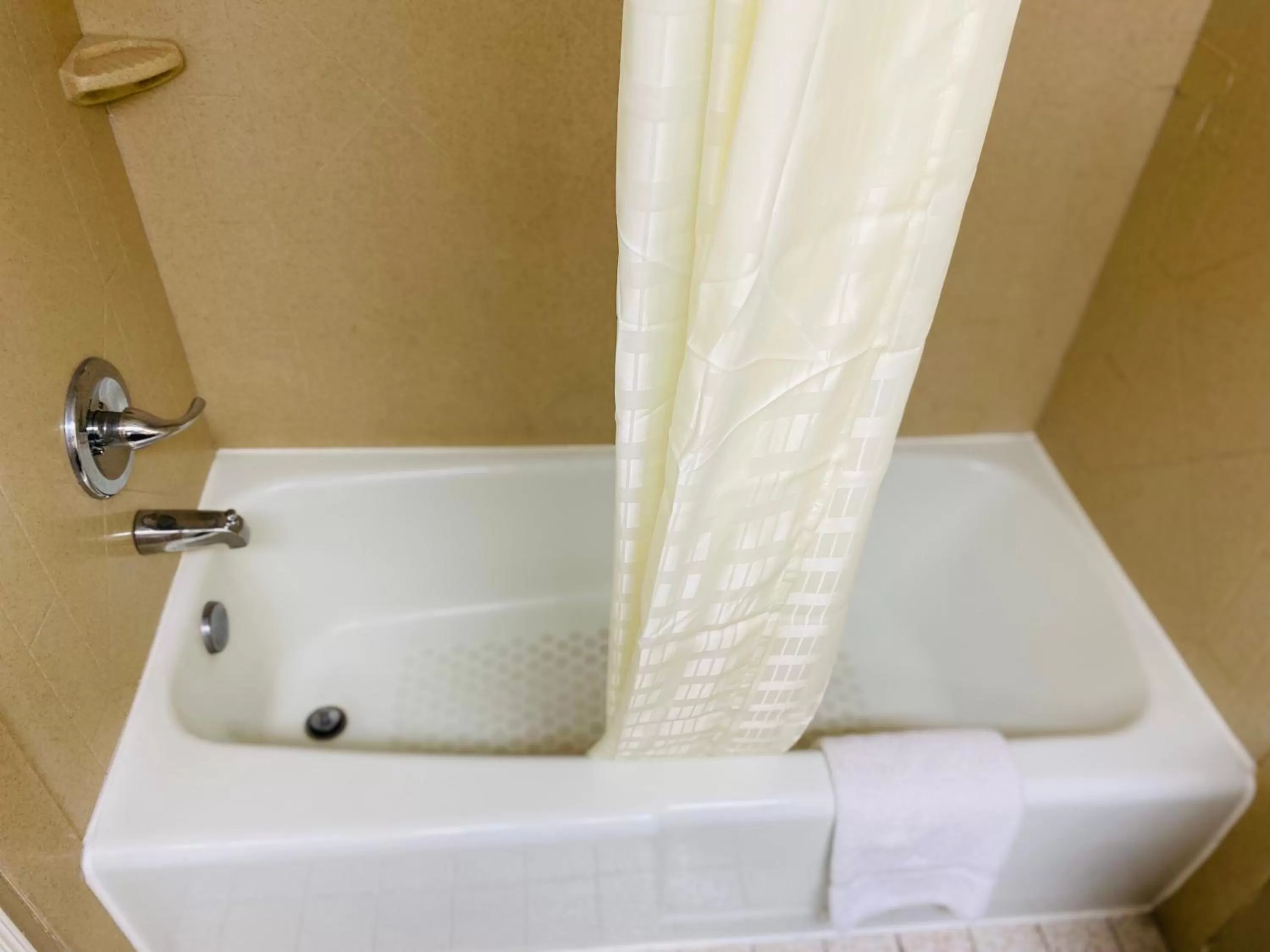 Bathroom in Super 8 by Wyndham New Iberia