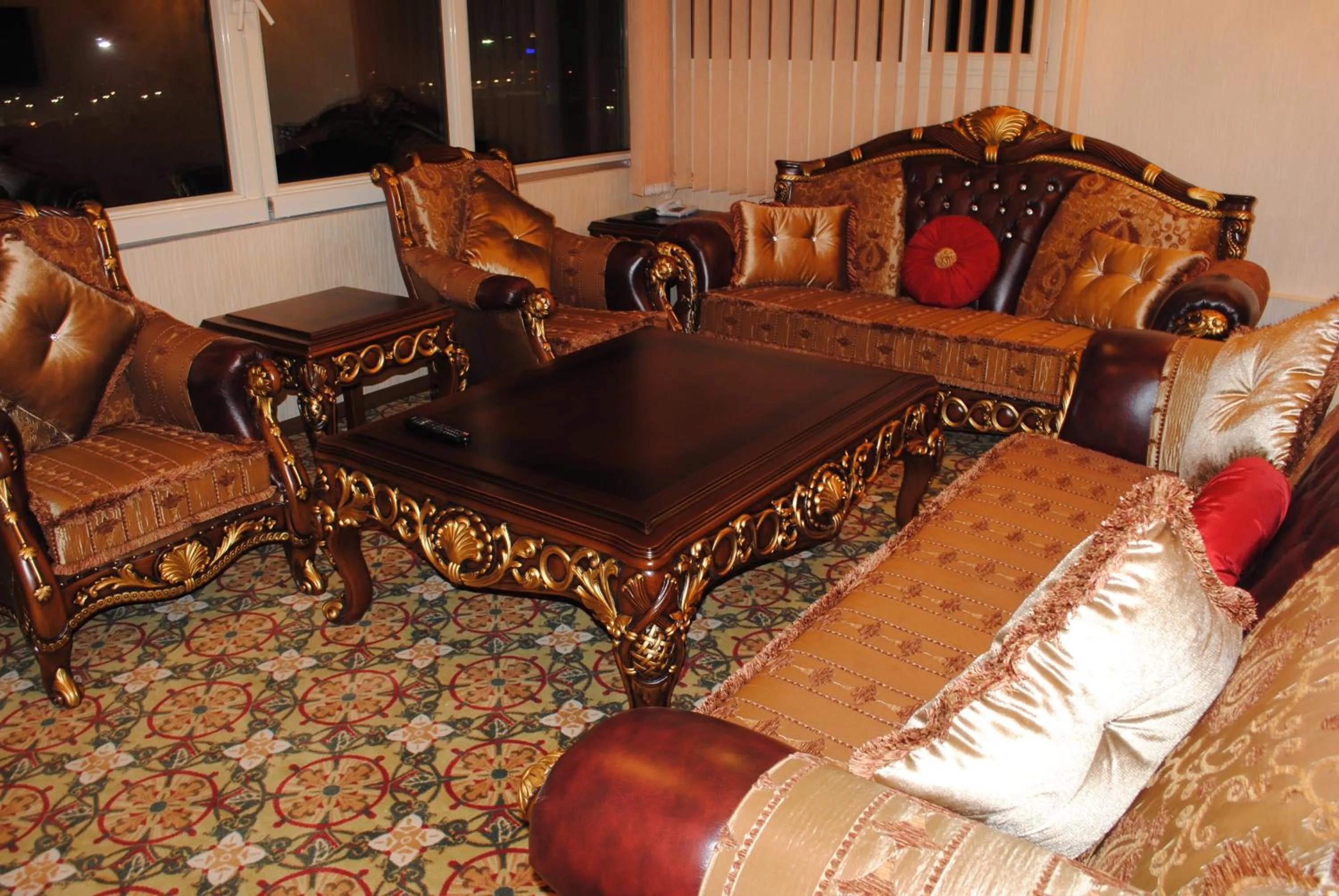 Living room in Marmaray Hotel