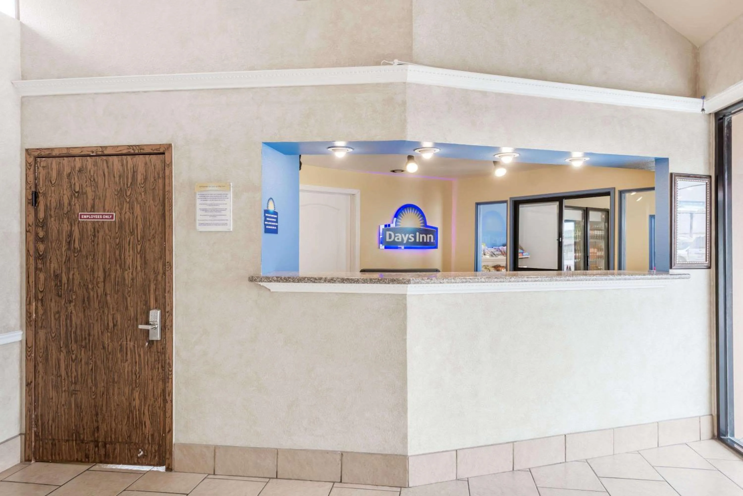 Lobby or reception in Days Inn by Wyndham San Antonio Splashtown/ATT Center