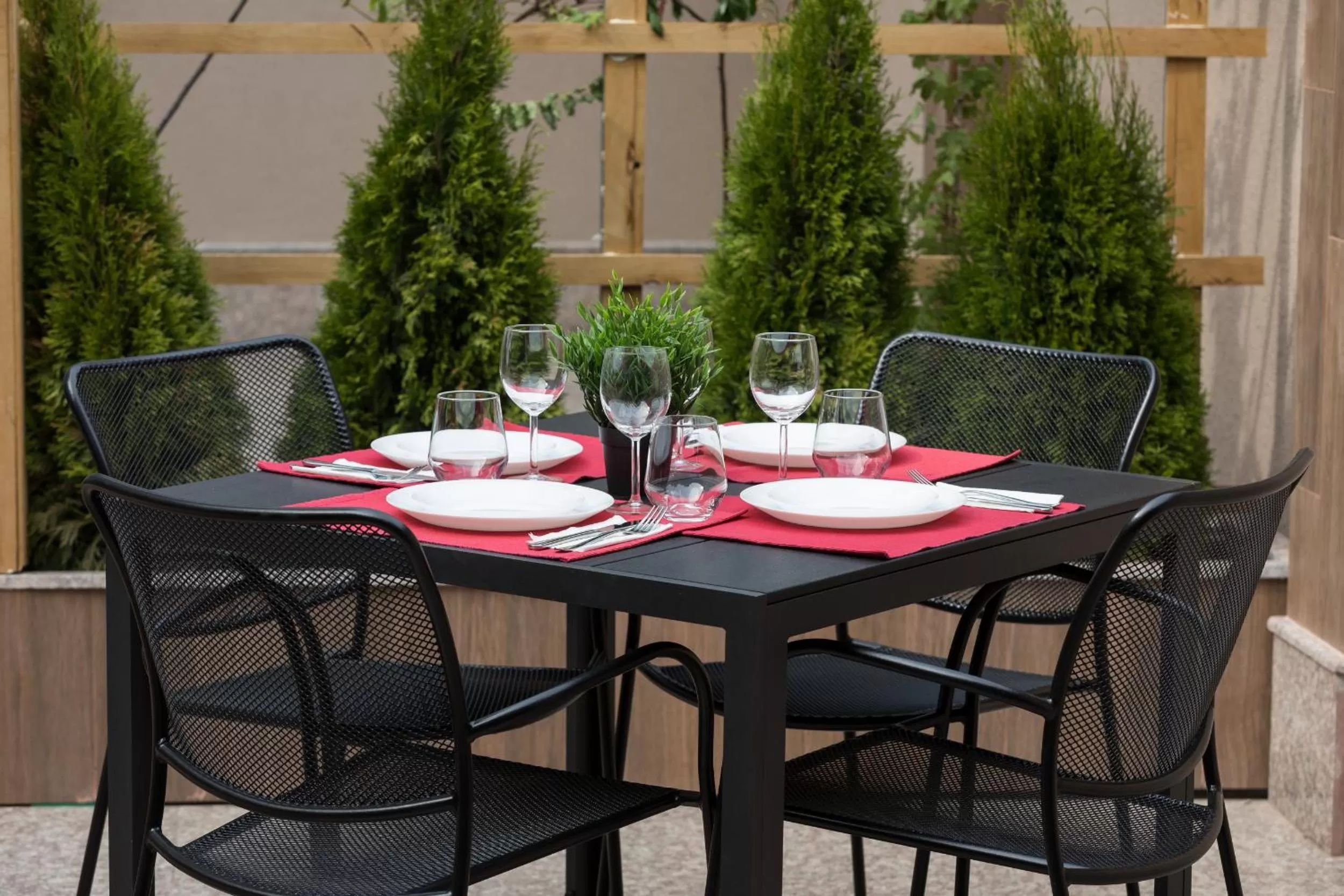 Restaurant/places to eat in B1 Boutique Hotel Sofia