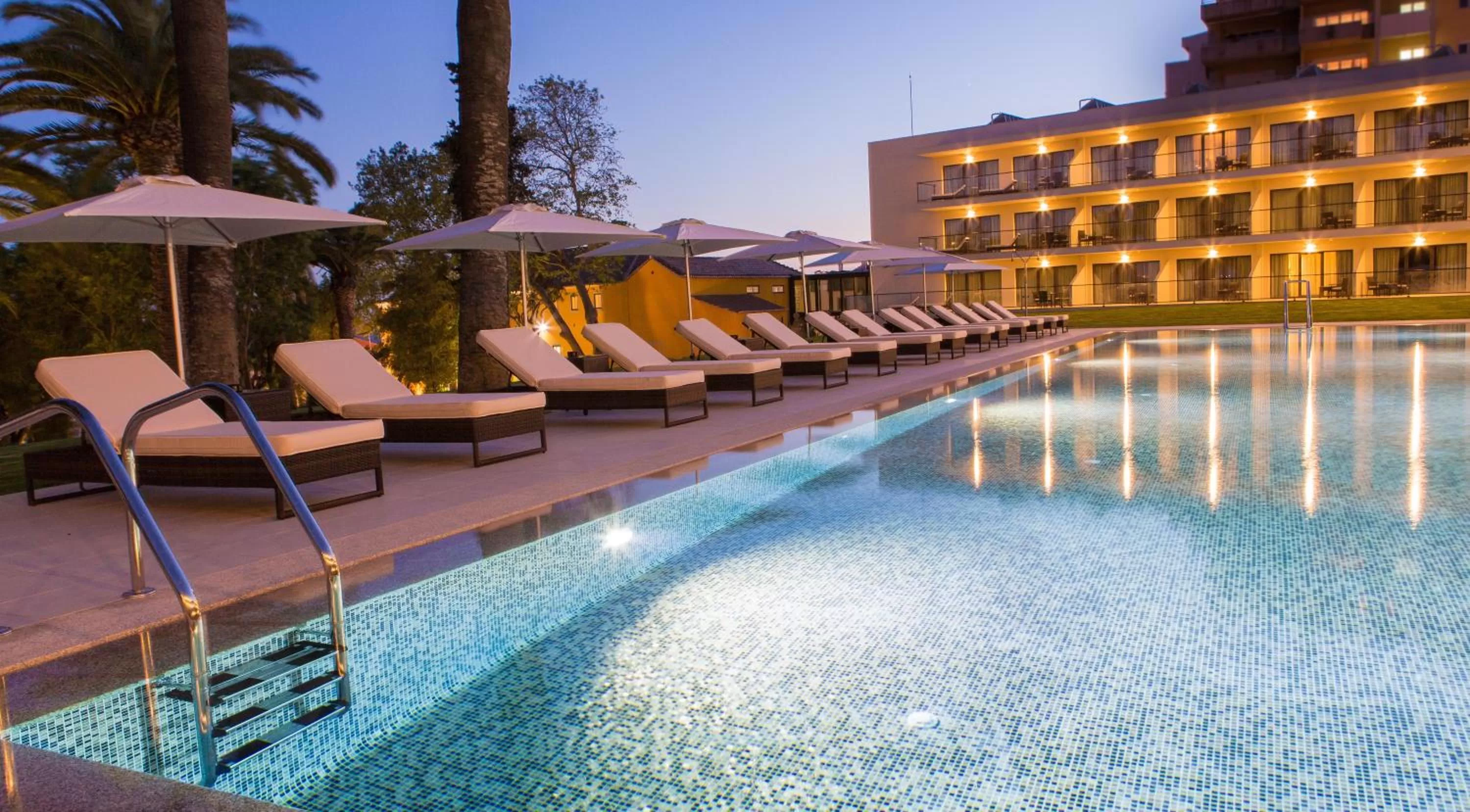 Swimming pool in Vila Gale Collection Palácio dos Arcos