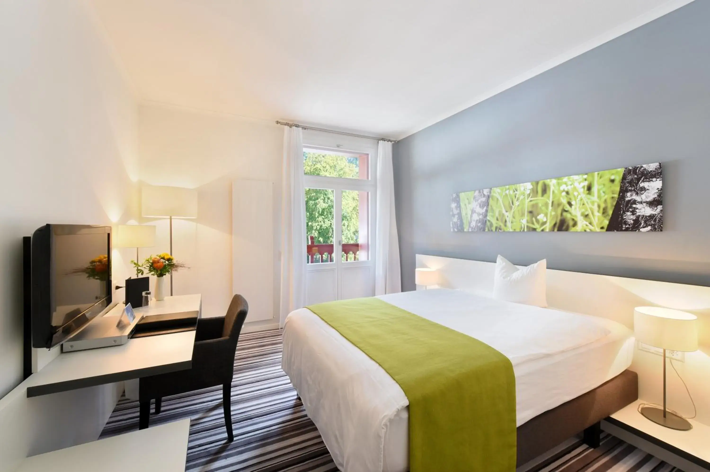 Single Room with Mountain View in Hotel Vitznauerhof - Lifestyle Hideaway at Lake Lucerne Single Room with Mountain View in Hotel Vitznauerhof - Lifestyle Hideaway at Lake Lucerne