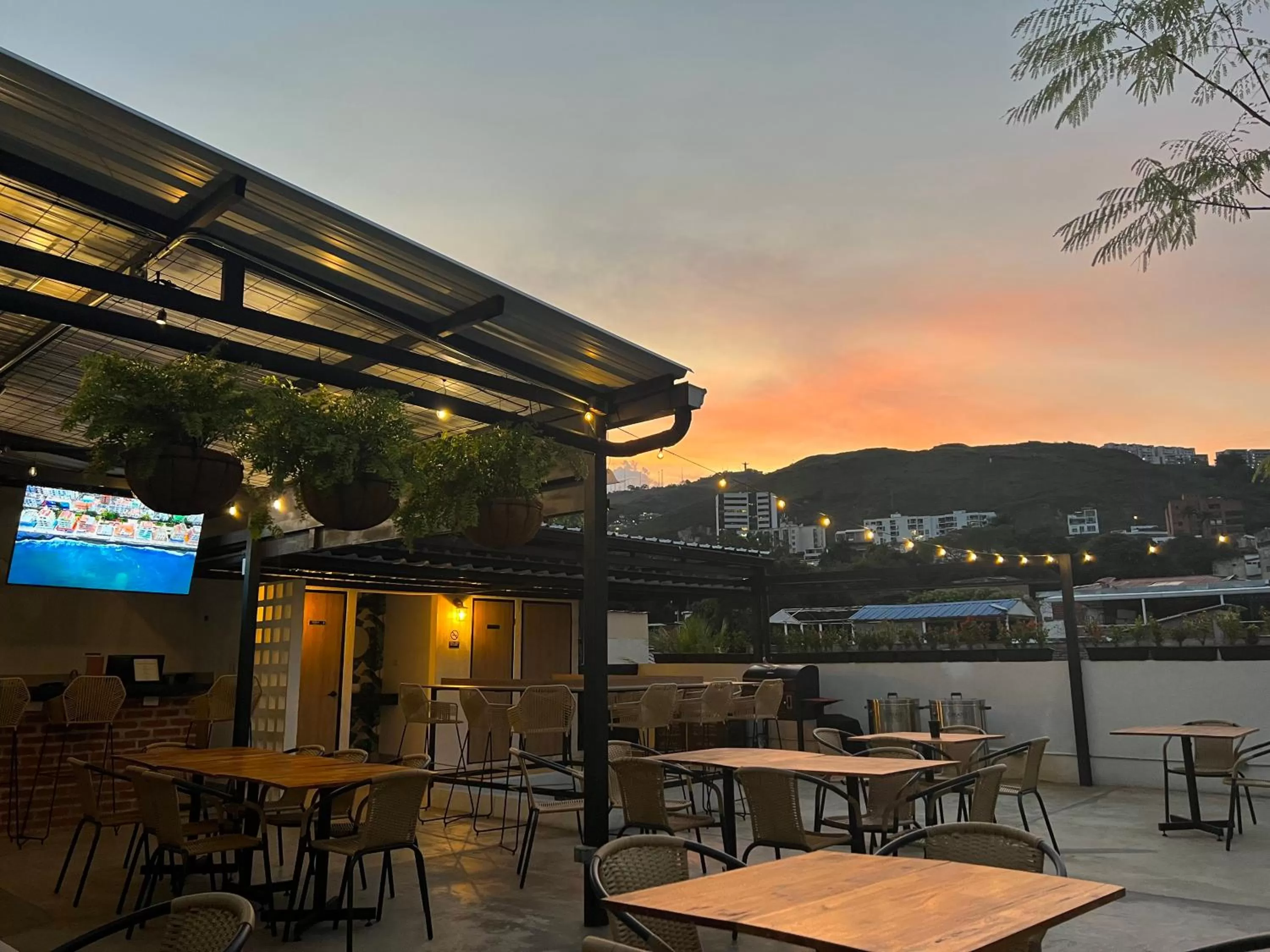 Balcony/Terrace, Restaurant/Places to Eat in HOTEL 9.5 SAN FERNANDO