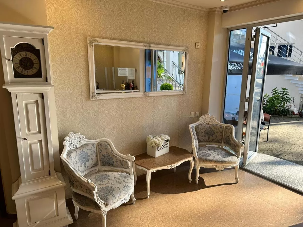 Living room, Seating Area in National+