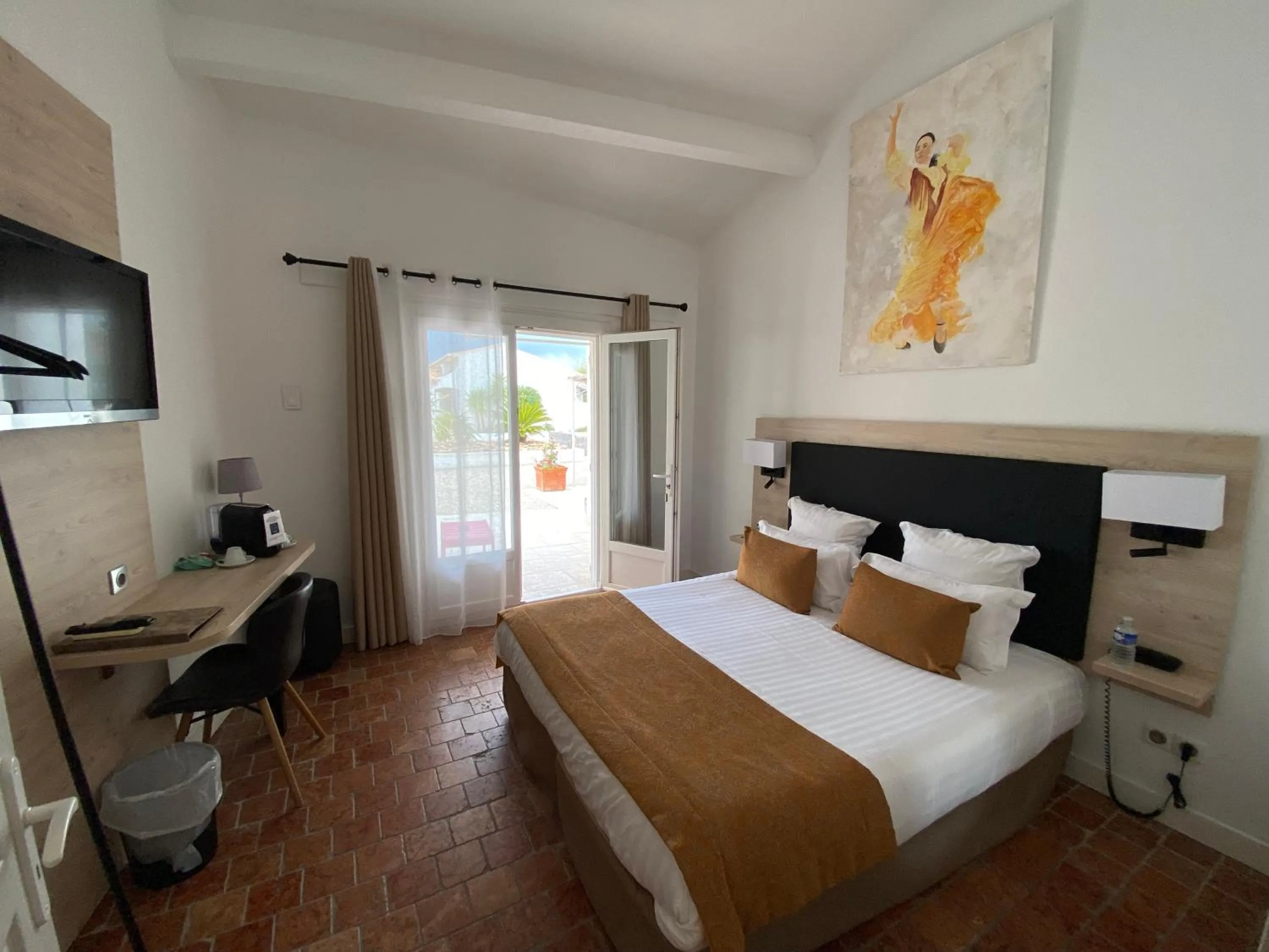 Photo of the whole room, Bed in Le Mas de Cocagne