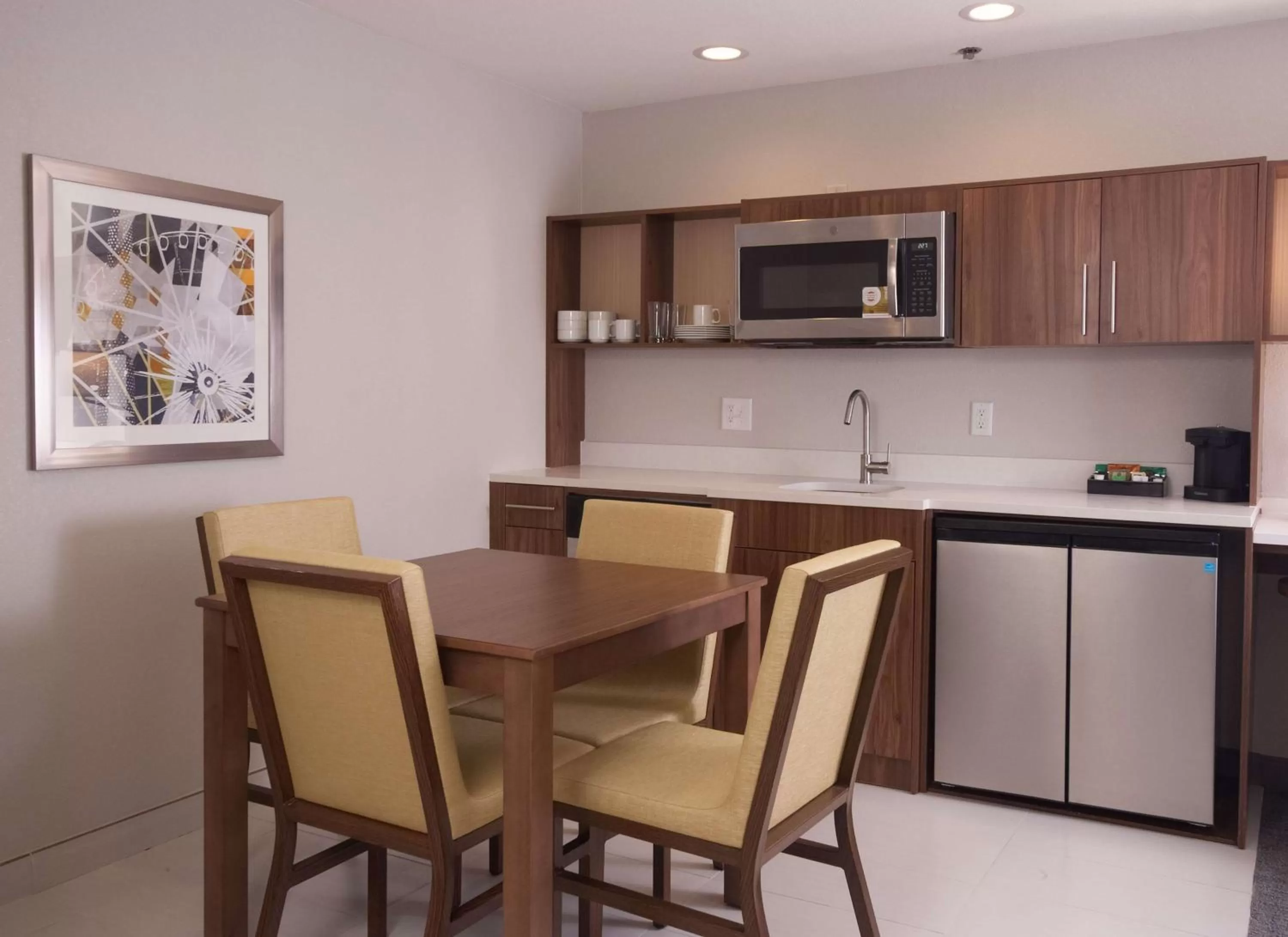 Kitchen or kitchenette in Home2 Suites By Hilton Atlanta Perimeter Center