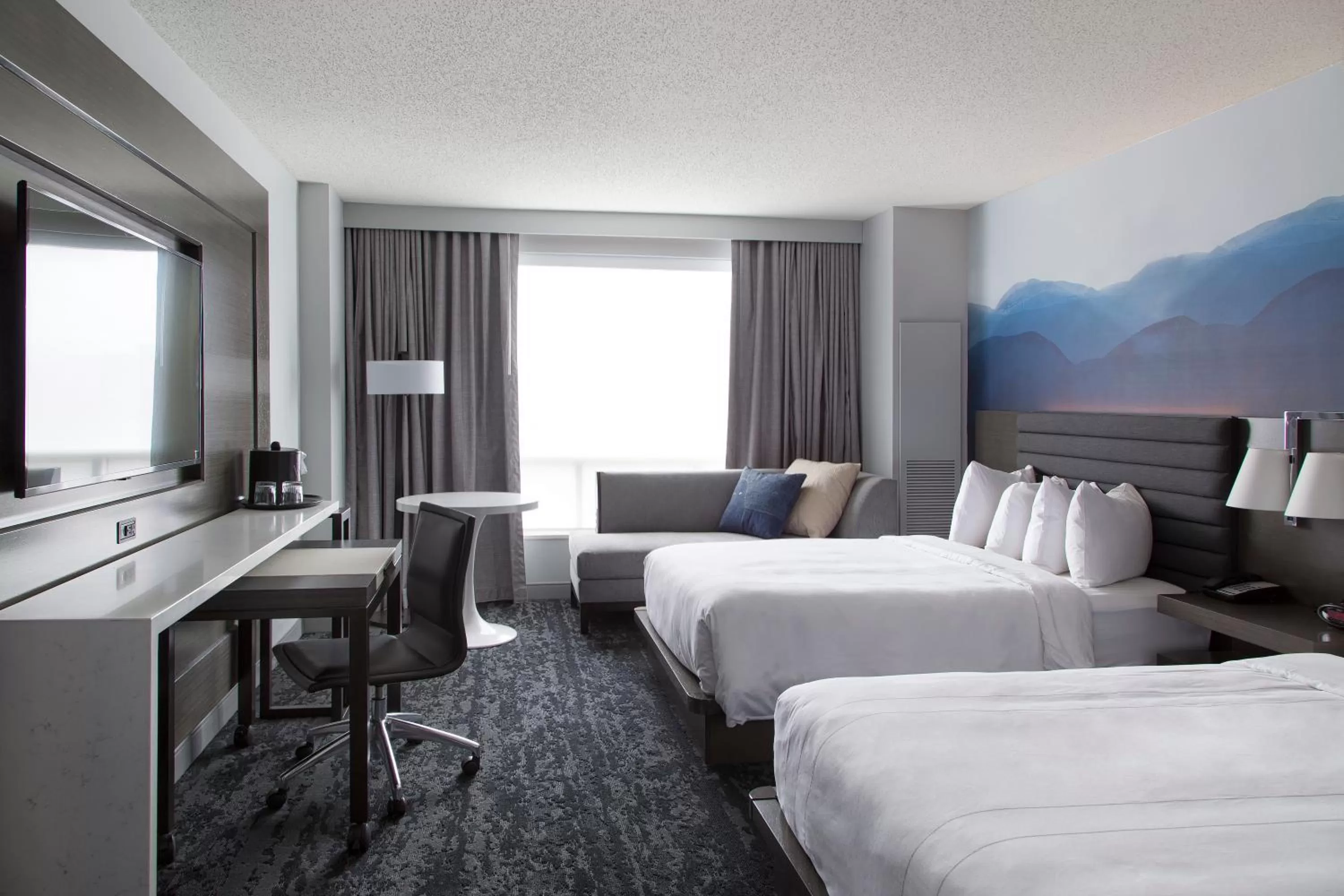 Photo of the whole room, Bed in Franklin Marriott Cool Springs