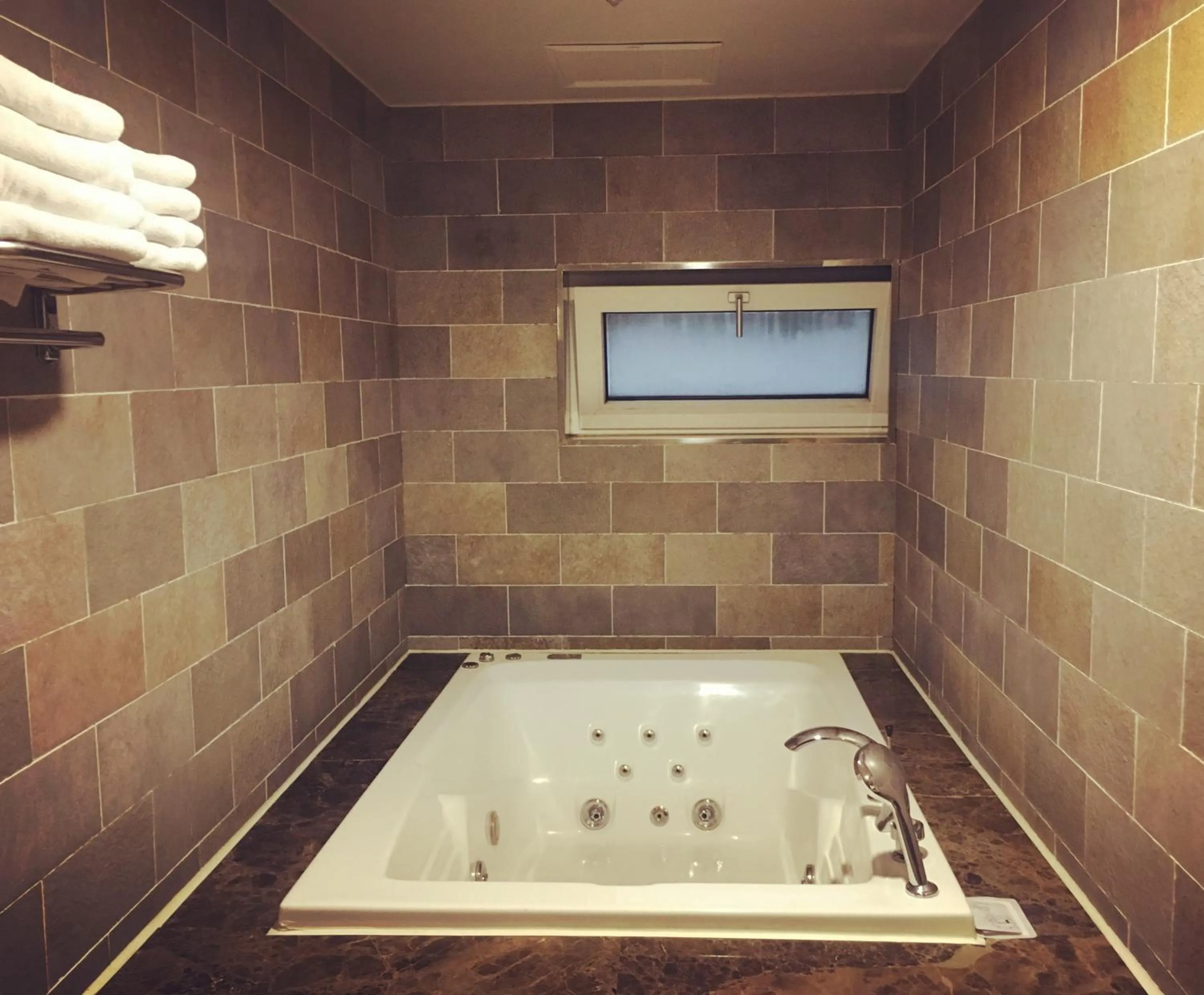 Friendly DH Naissance Hotel by Mindrum Group