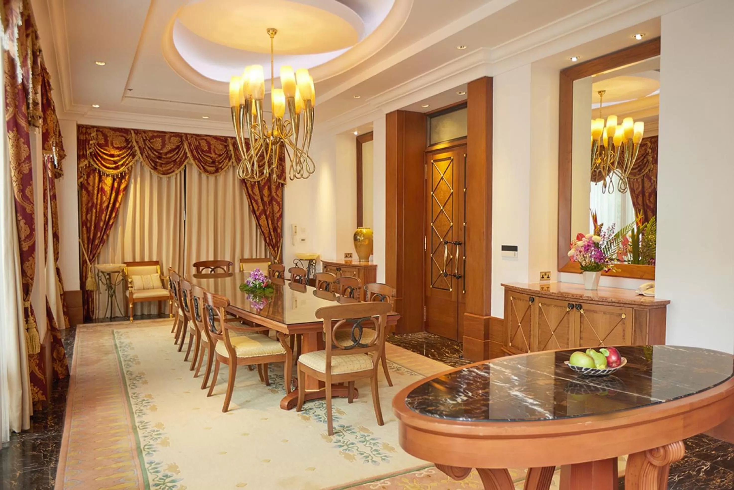 Dining area in Nusa Dua Beach Hotel and Spa - Handwritten Collection