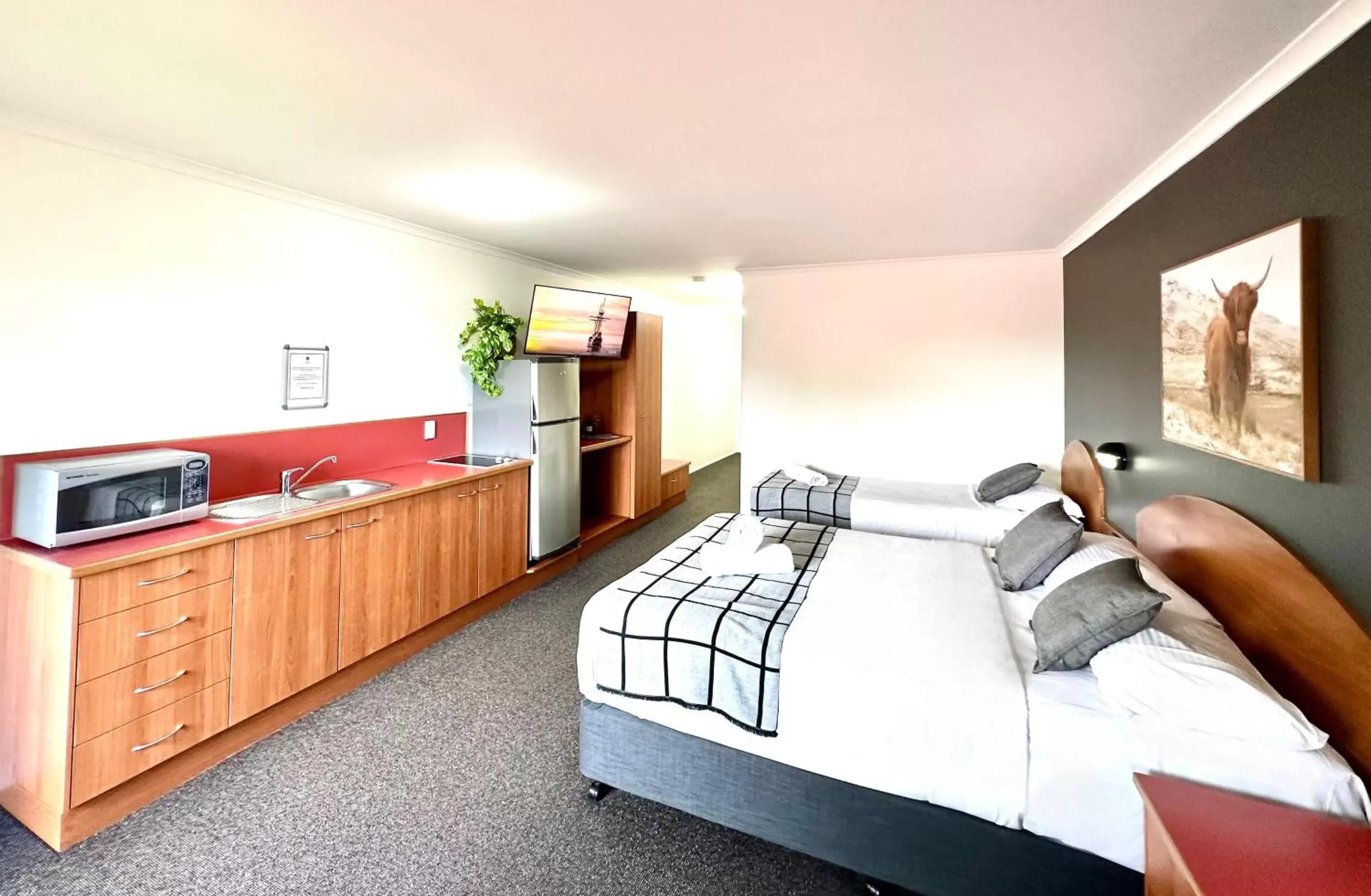 Large Twin Room - single occupancy in Mackay Resort Motel Large Twin Room - single occupancy in Mackay Resort Motel