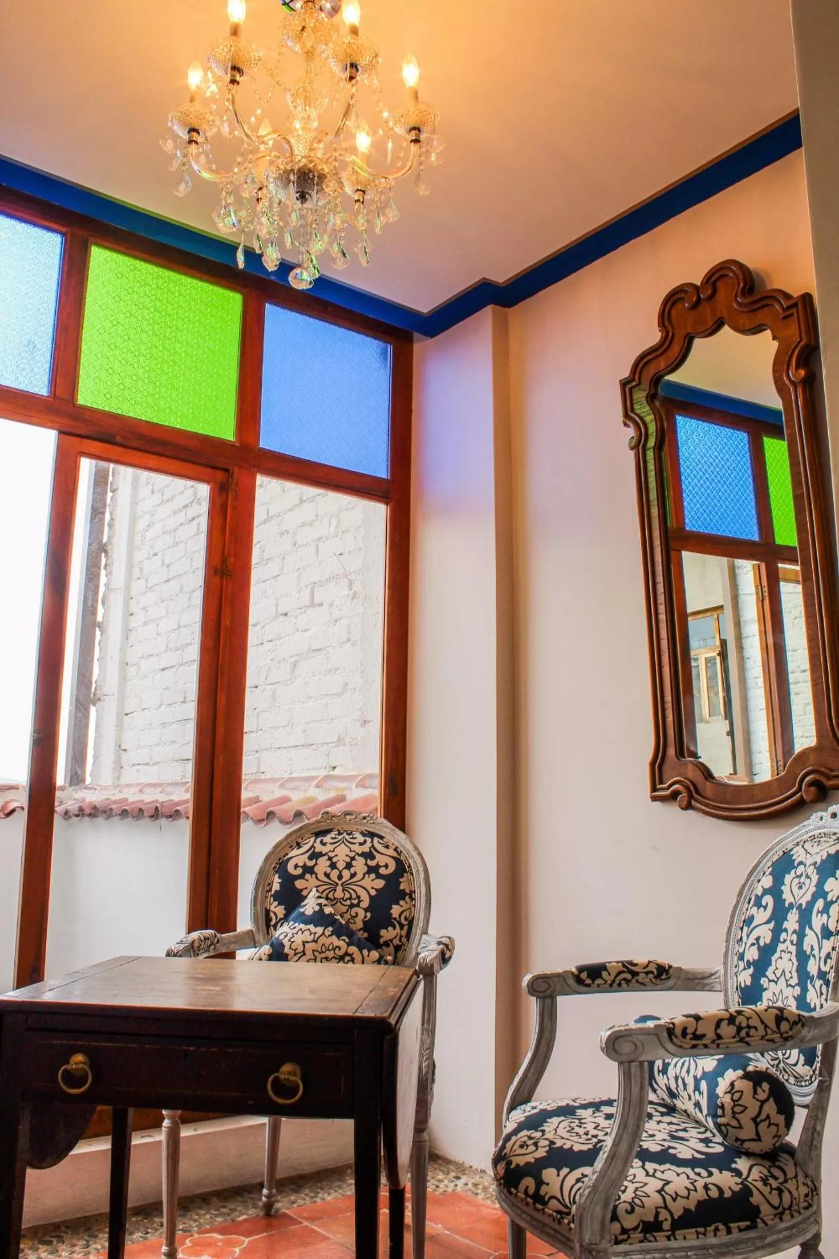 Living room in Hotel Azul de la Plaza by Chat Noir