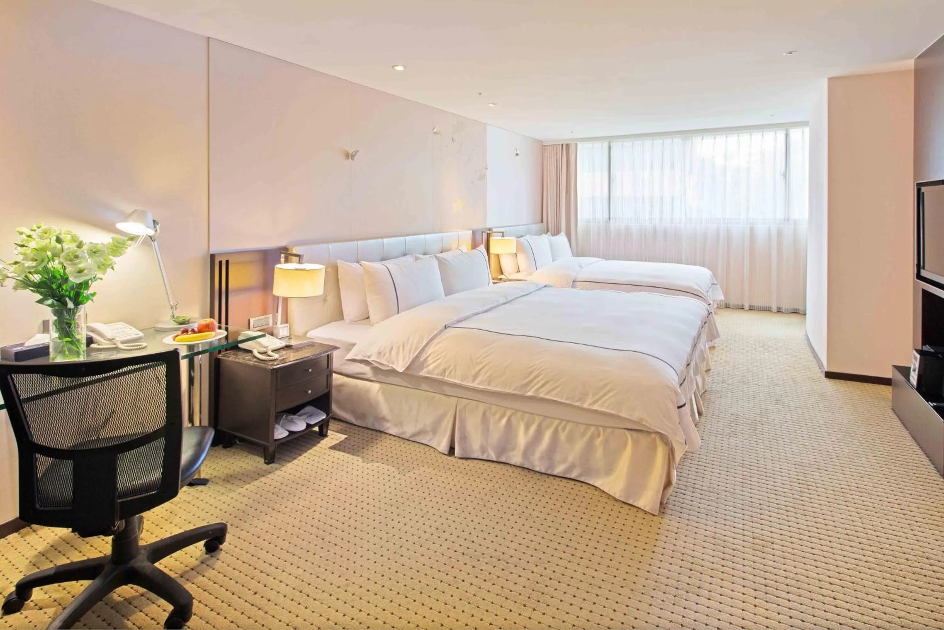 Photo of the whole room, Bed in K Hotel Taipei Dunnan