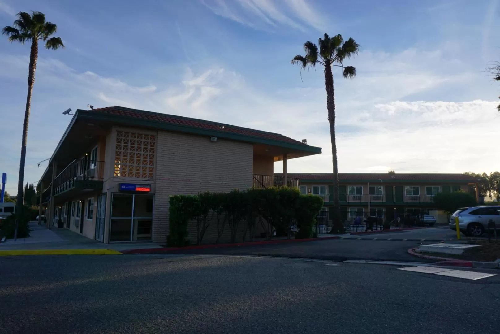 Property building in Americas Best Value Inn Thousand Oaks