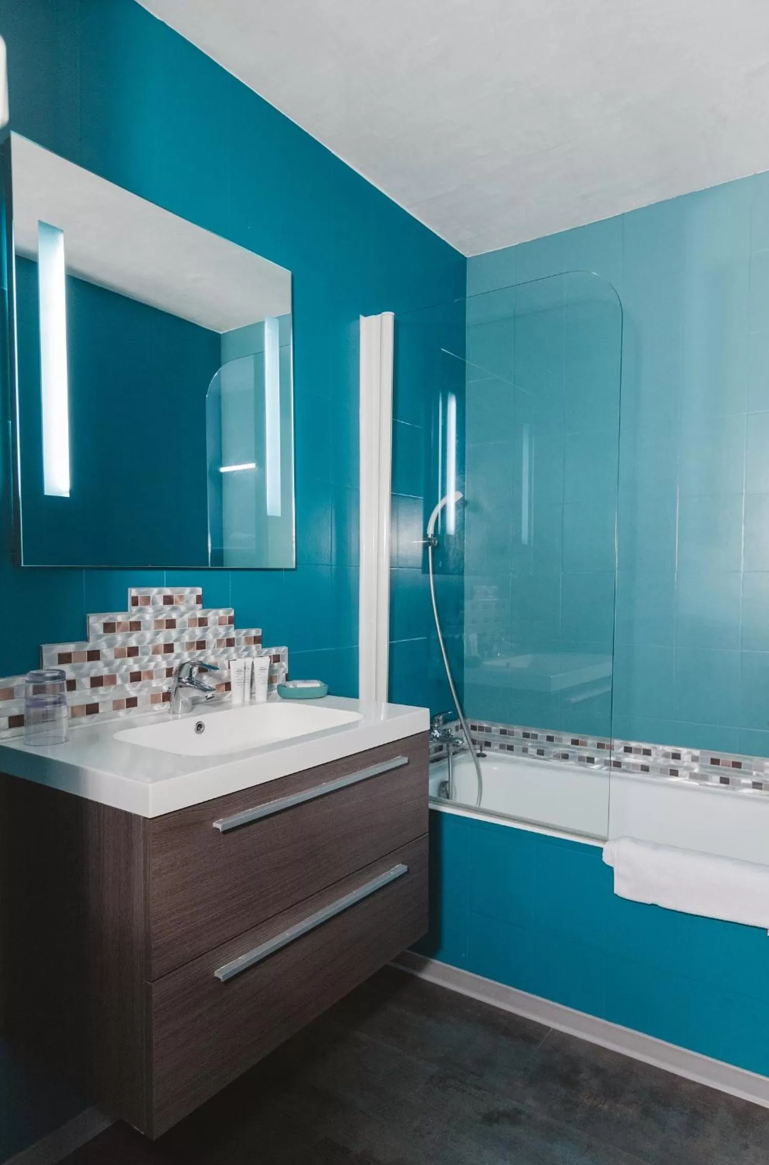 Shower in Ostella Spa & Resort