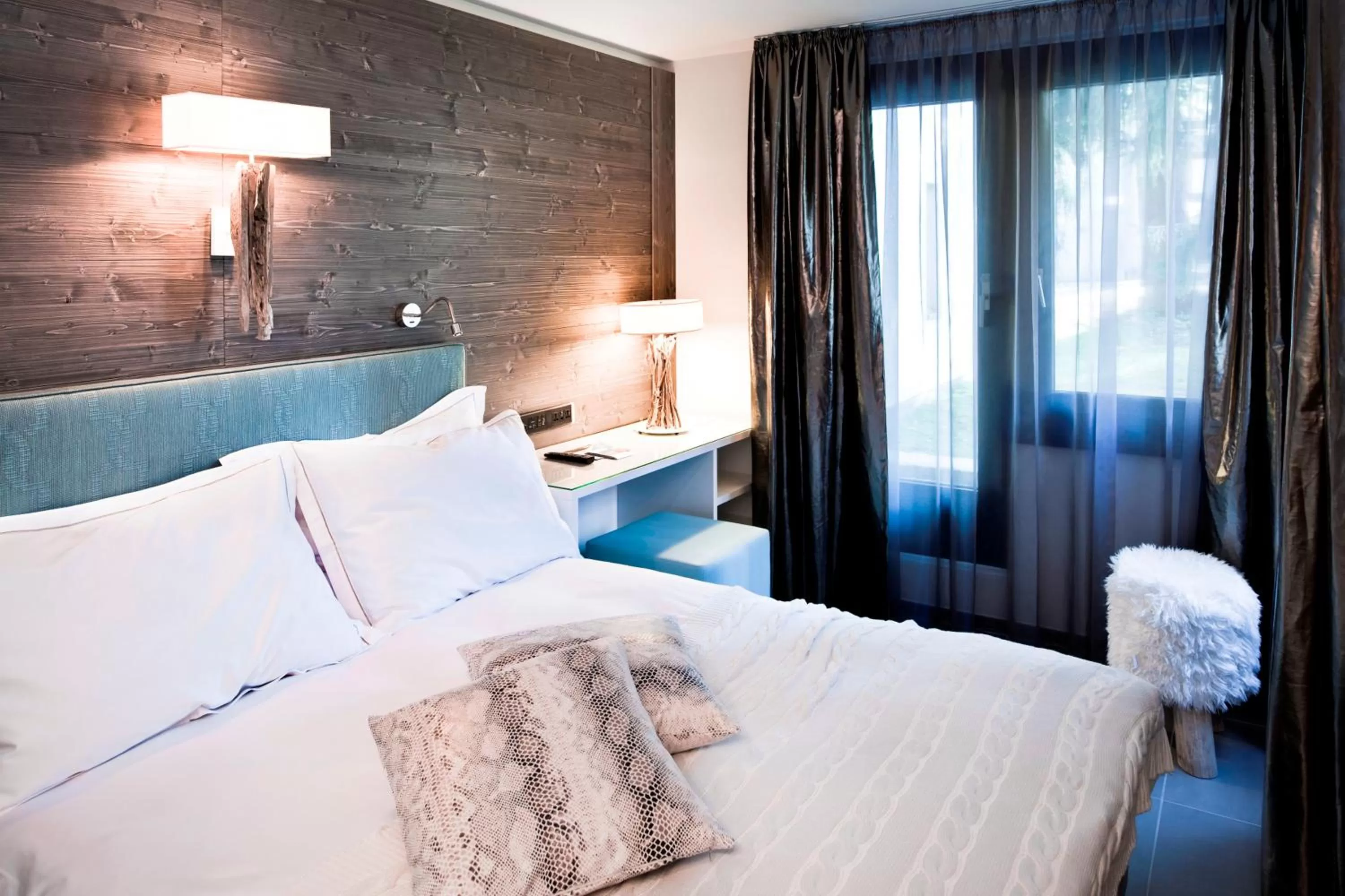 Bed in Morosani Fiftyone - the room only Hotel