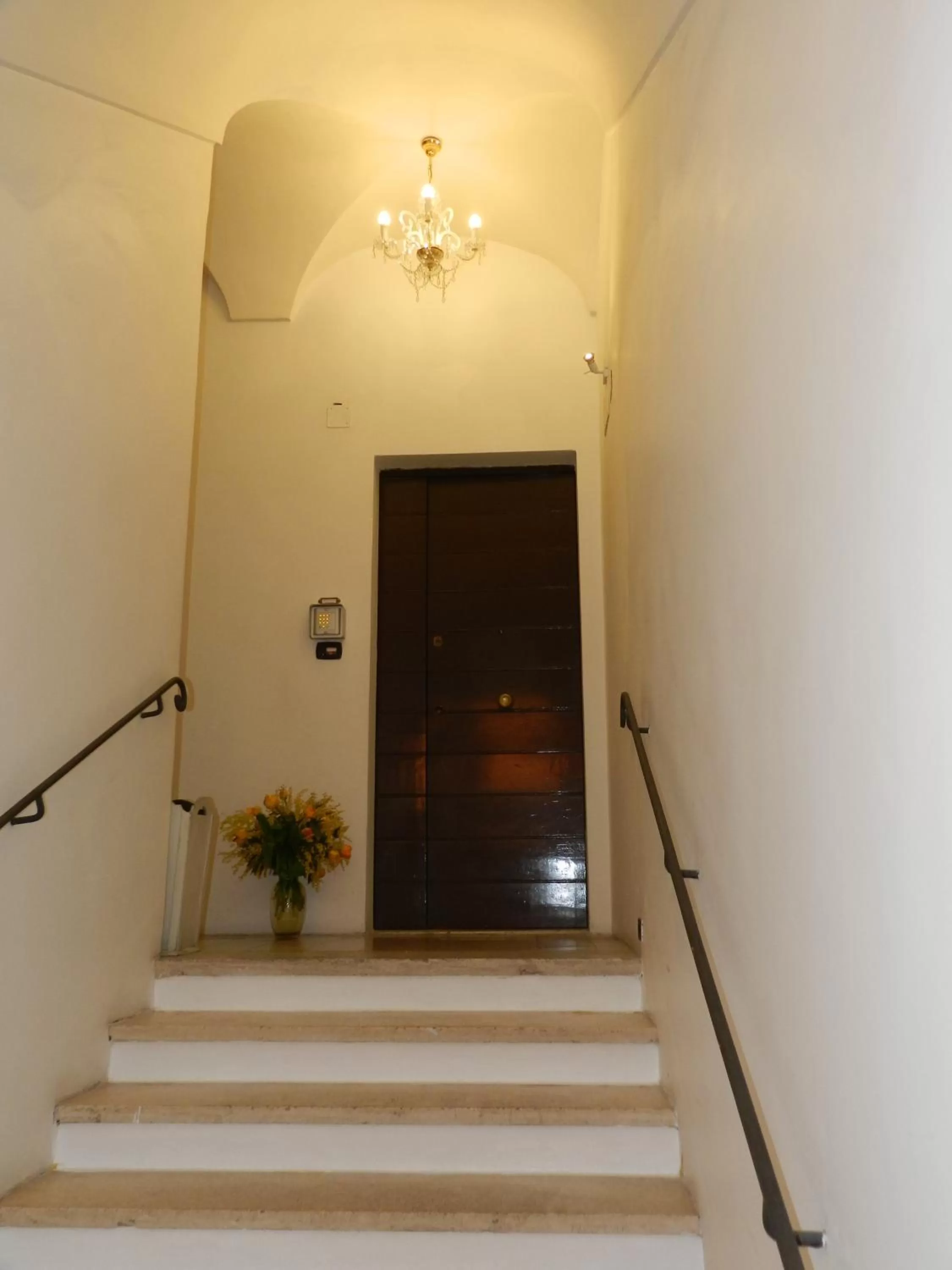 Decorative detail in Vicolo del Lupo Guesthouse