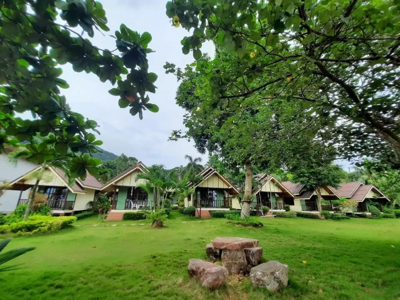 Bungalow with Sea View in Koh Chang Bailan Beach Resort Bungalow with Sea View in Koh Chang Bailan Beach Resort