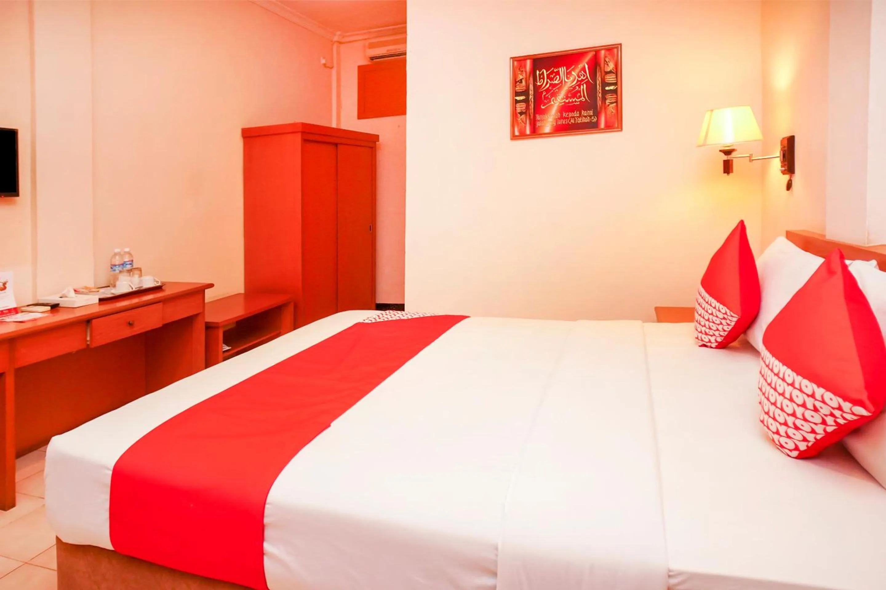 Deluxe Double Room in Capital O 142 Hotel Al Furqon Syariah