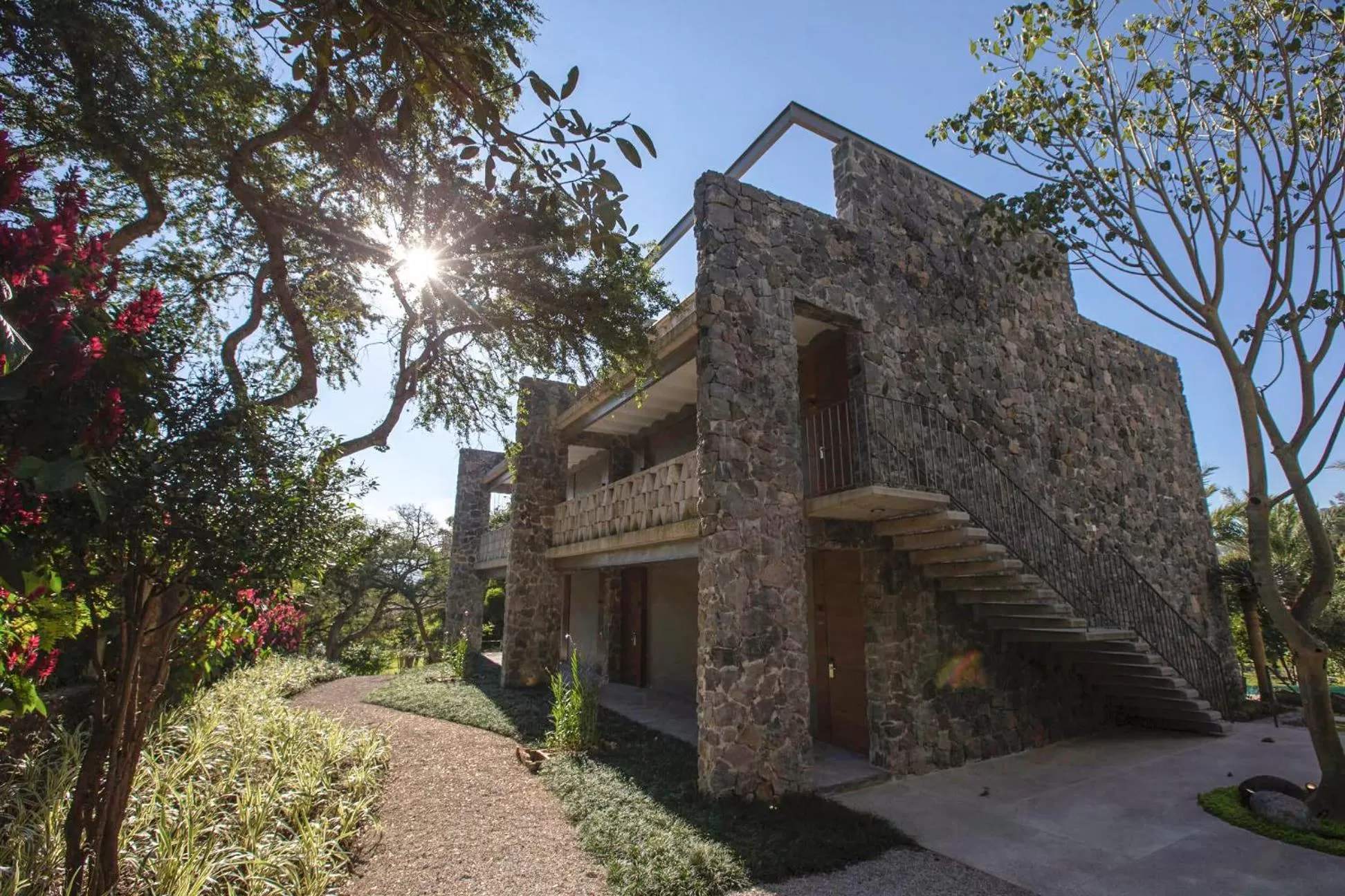 Property building in Huayacán Cuernavaca Curamoria Collection