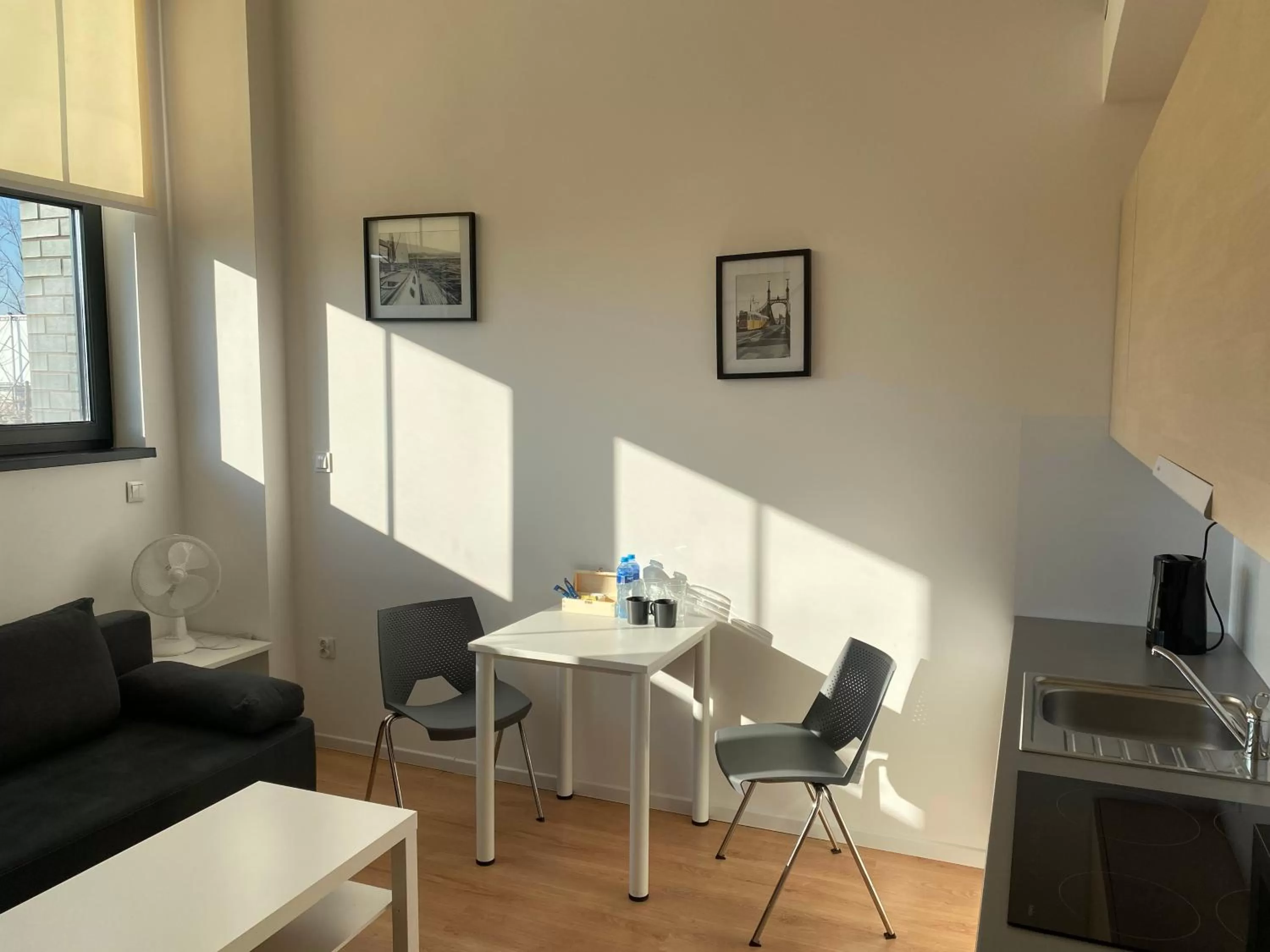 Kitchen or kitchenette in SleepWell Apartments